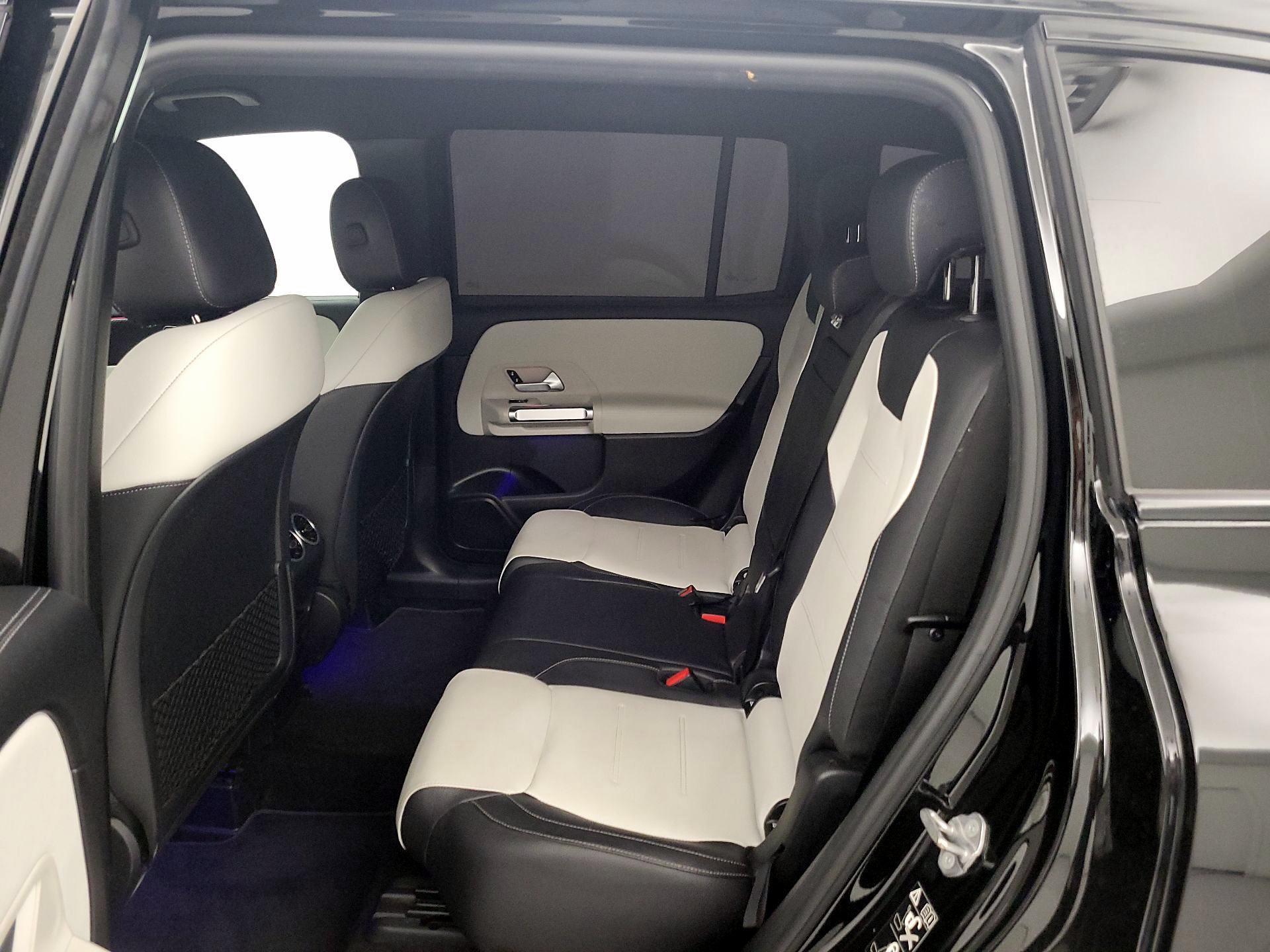 Thumbnail: 2021 Mercedes-Benz GLB - 19