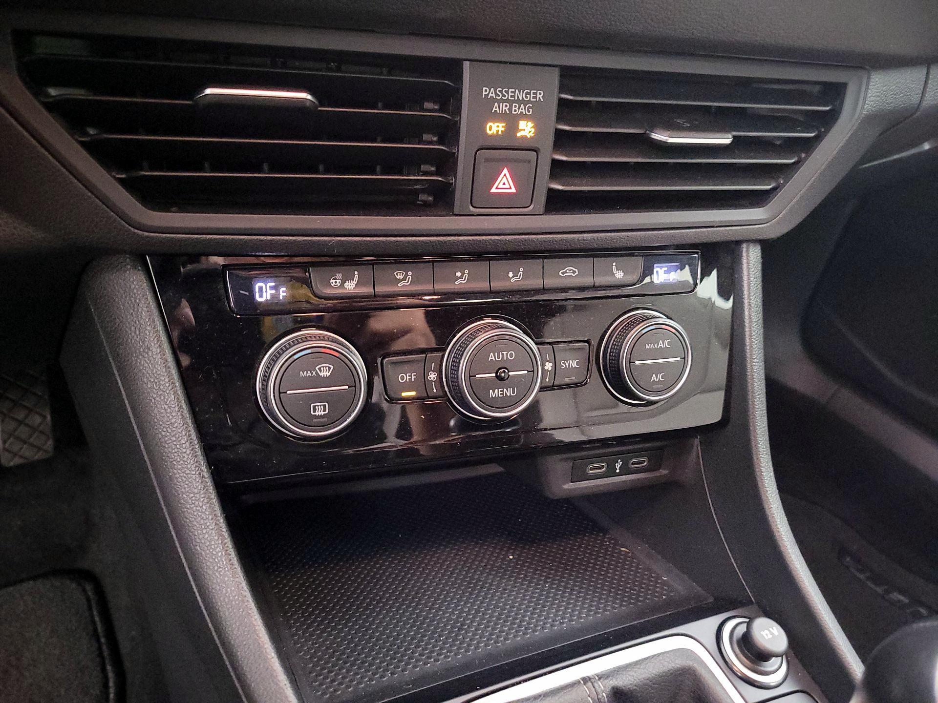 Thumbnail: 2021 Volkswagen Jetta - 16