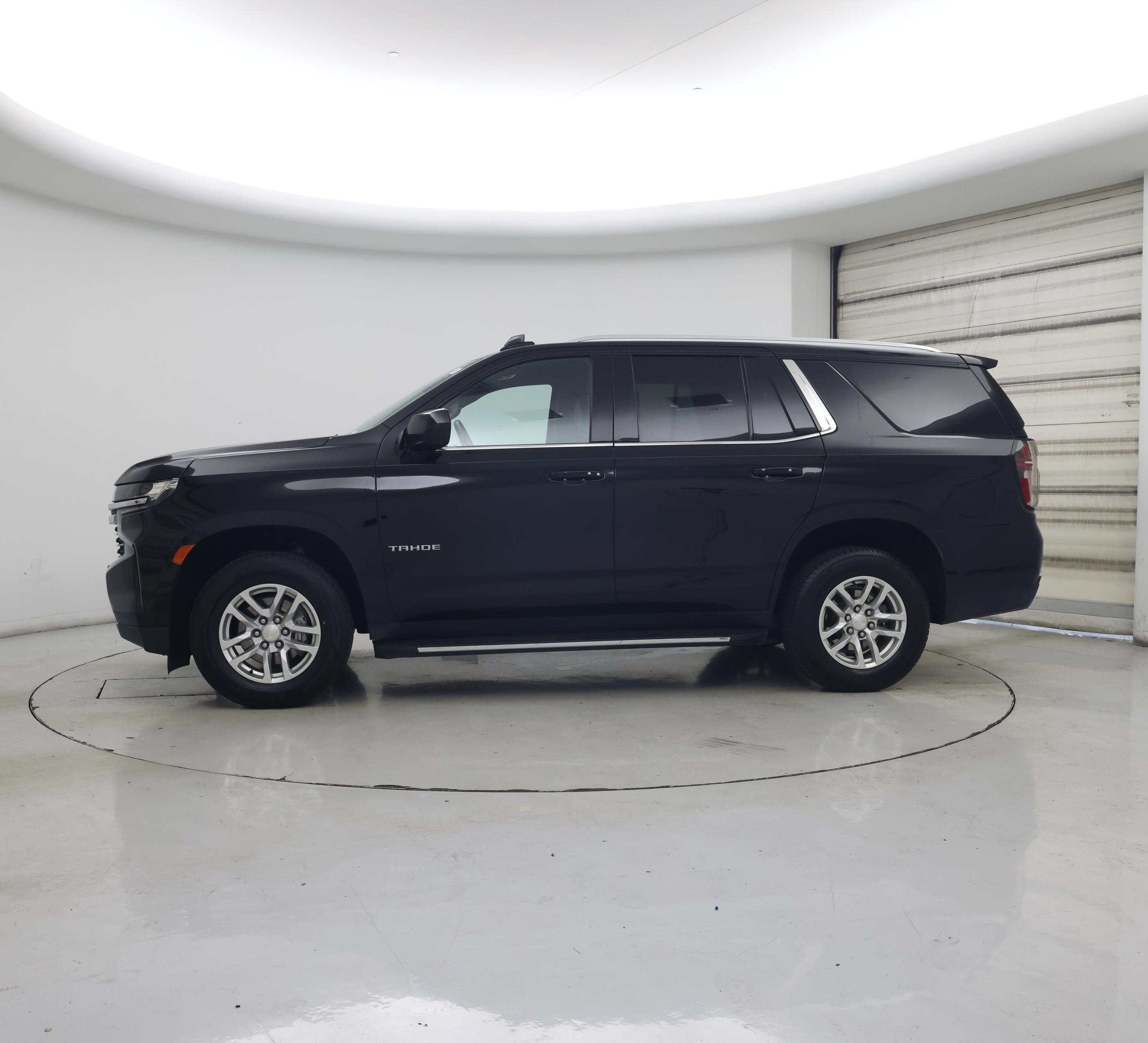 Thumbnail: 2021 Chevrolet Tahoe - 3