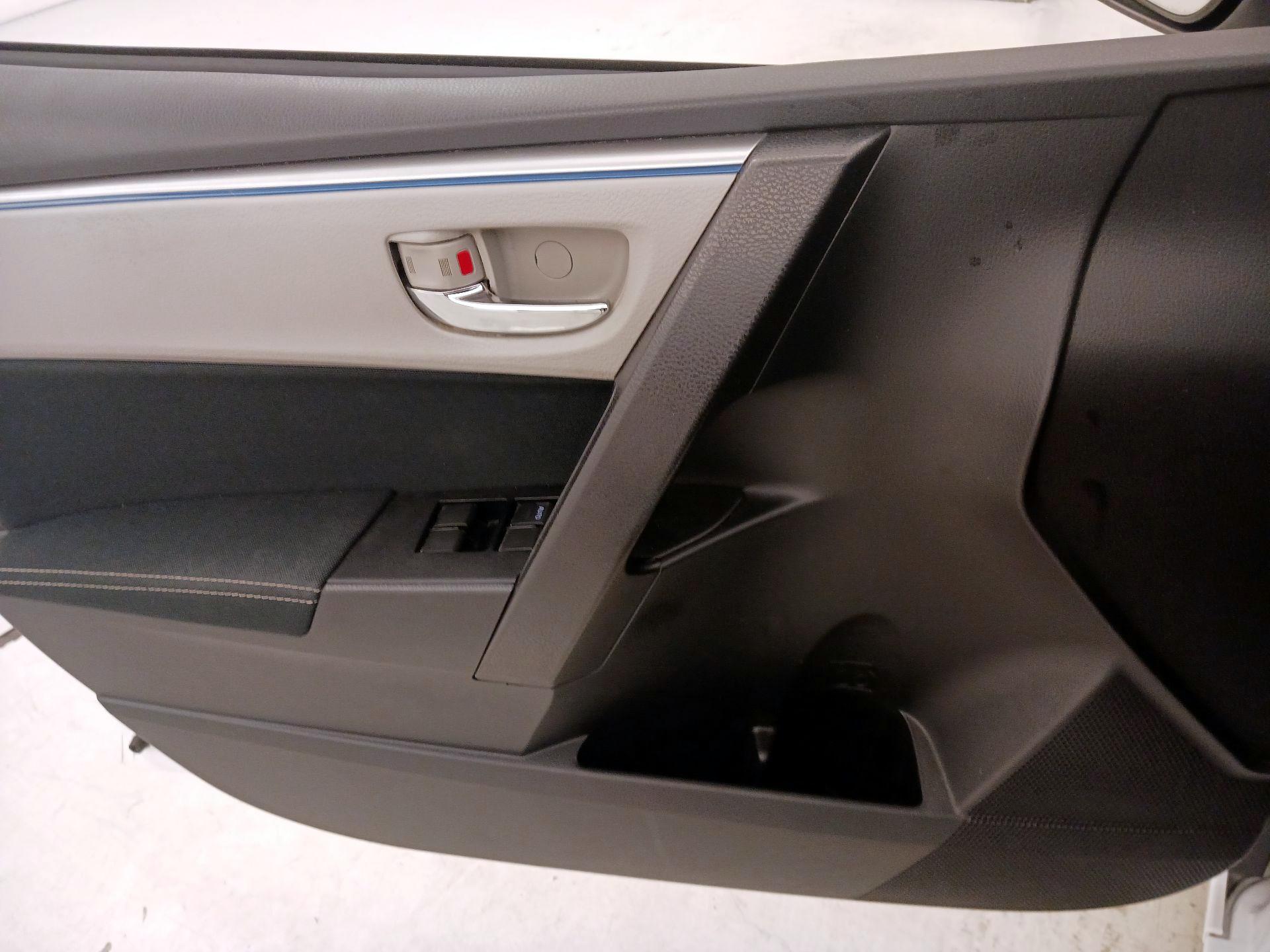 Thumbnail: 2014 Toyota Corolla - 12