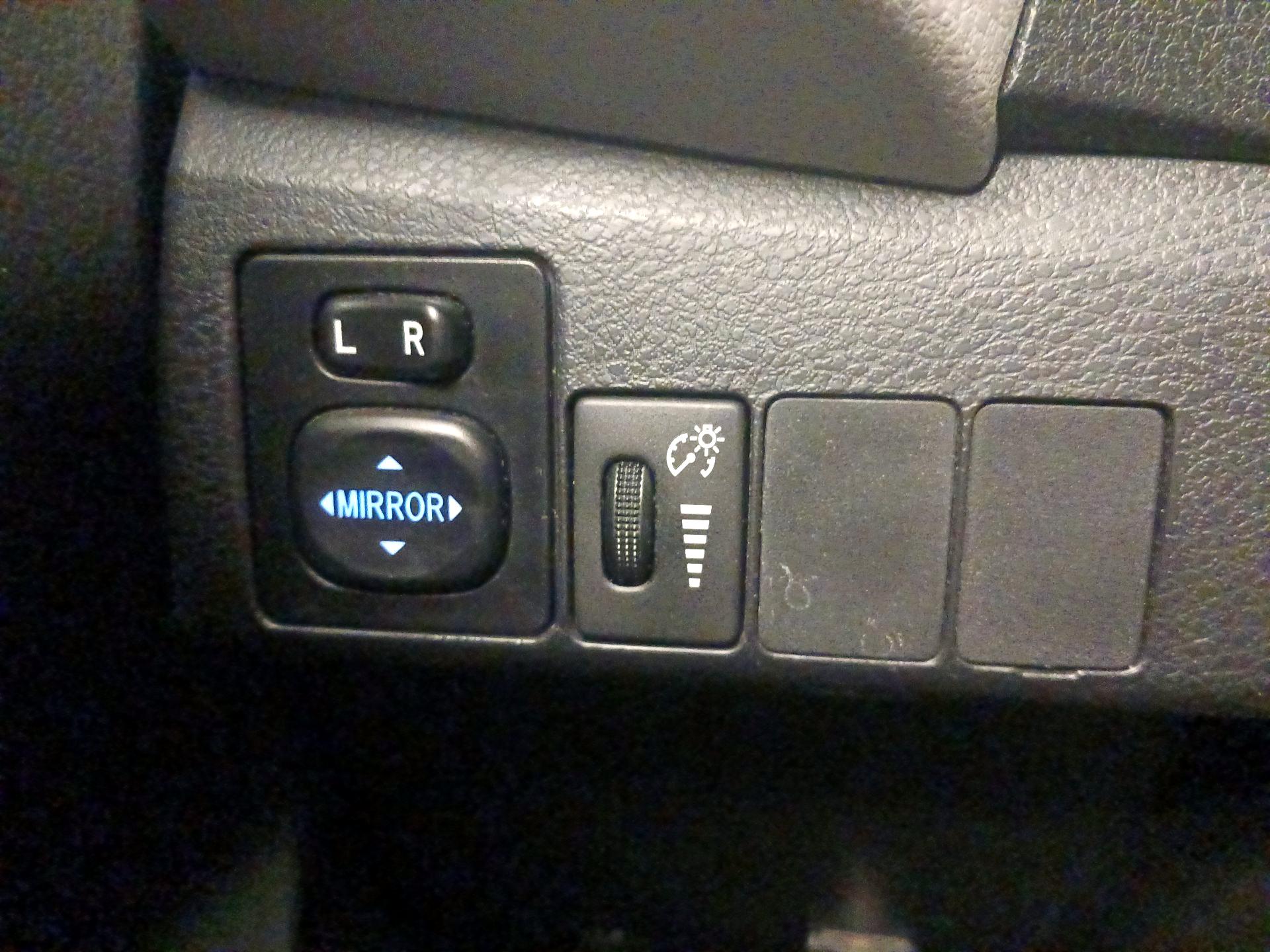 Thumbnail: 2014 Toyota Corolla - 13