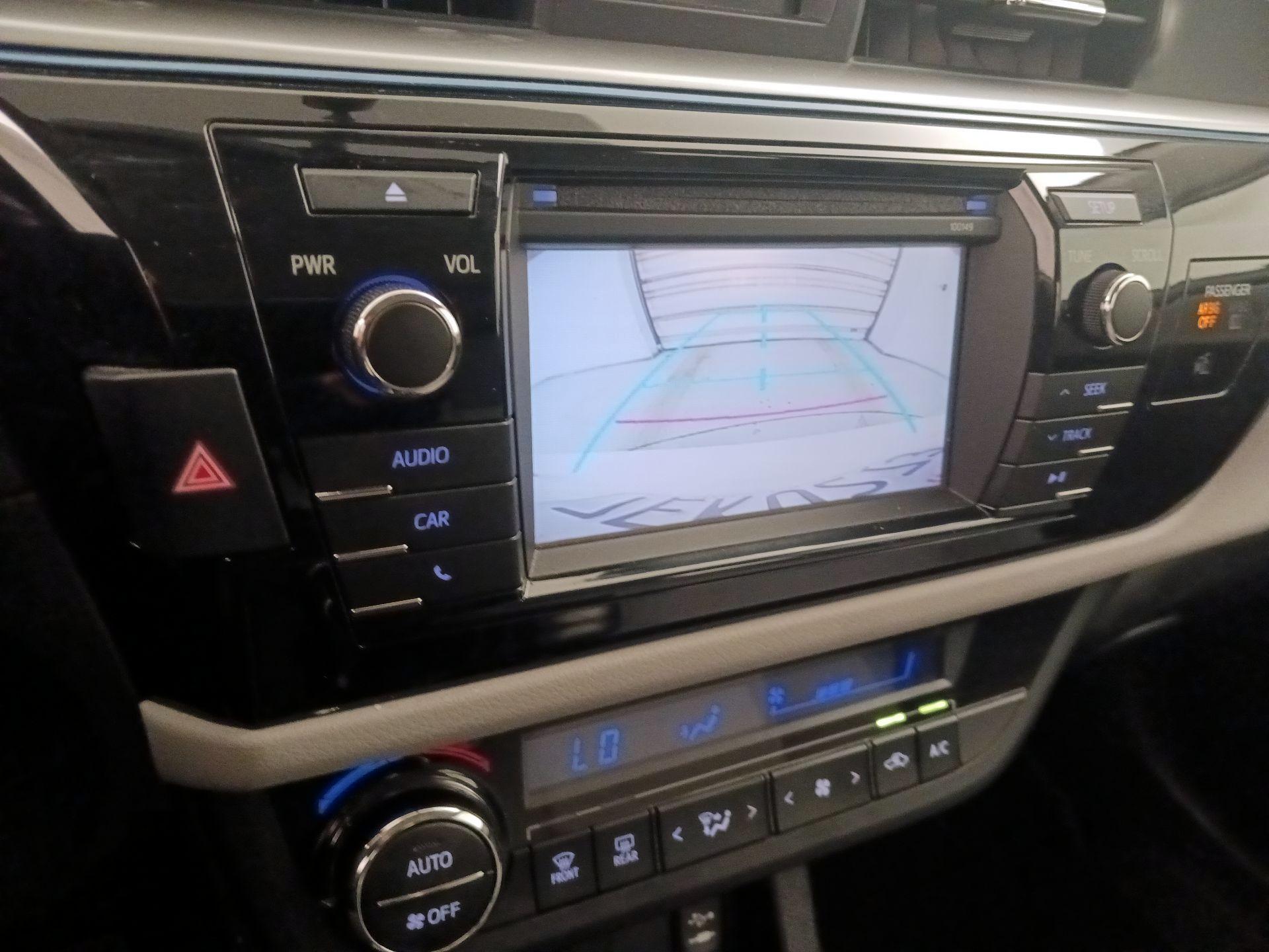 Thumbnail: 2014 Toyota Corolla - 14