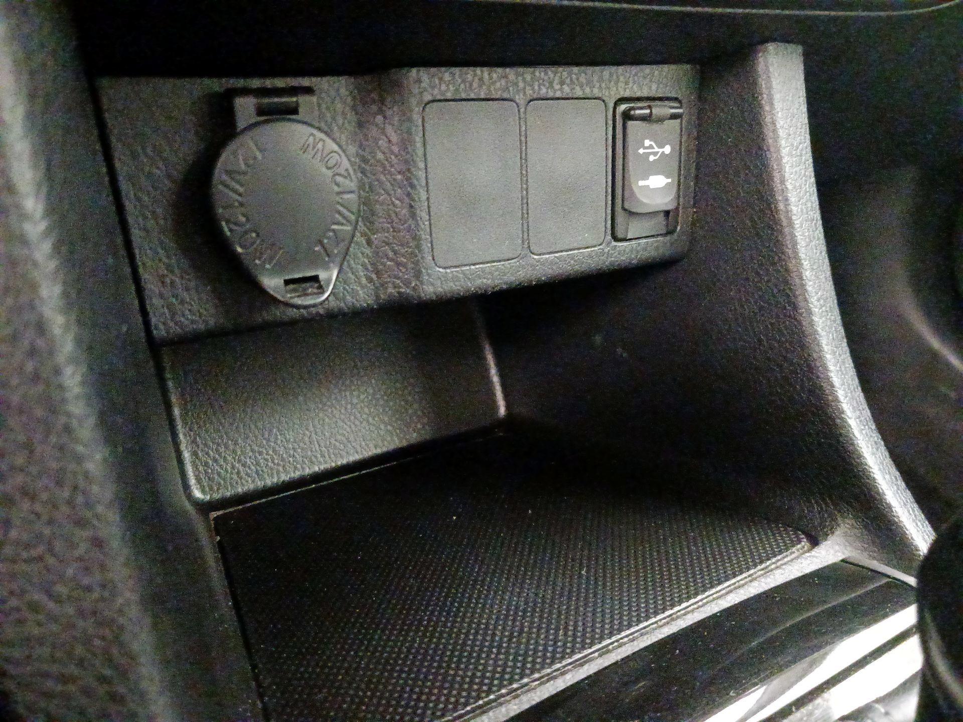 Thumbnail: 2014 Toyota Corolla - 18