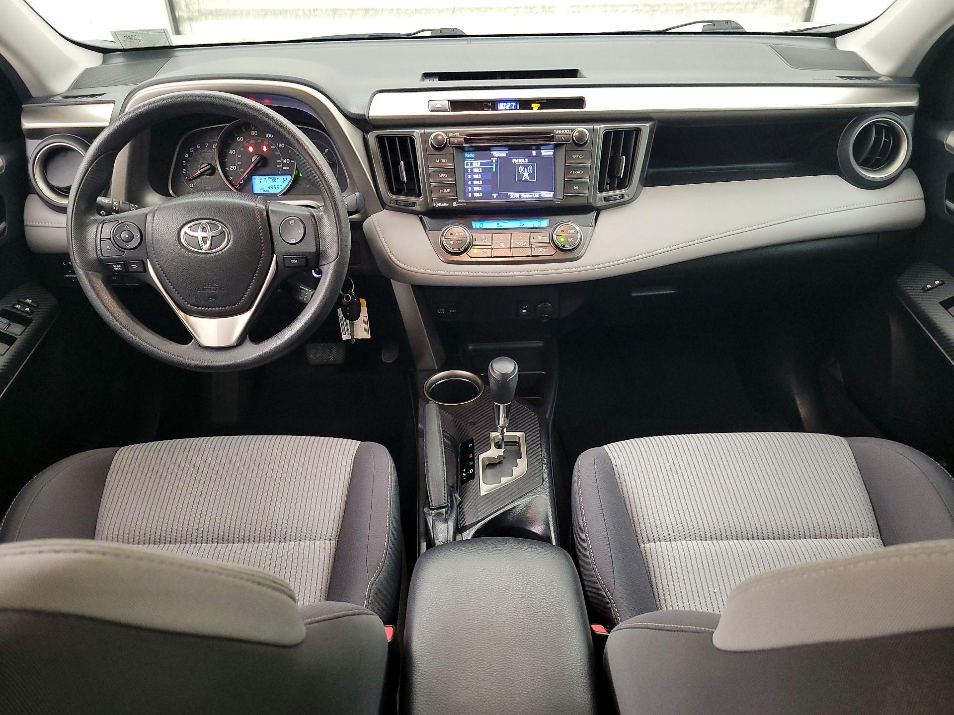 Thumbnail: 2015 Toyota RAV4 - 9