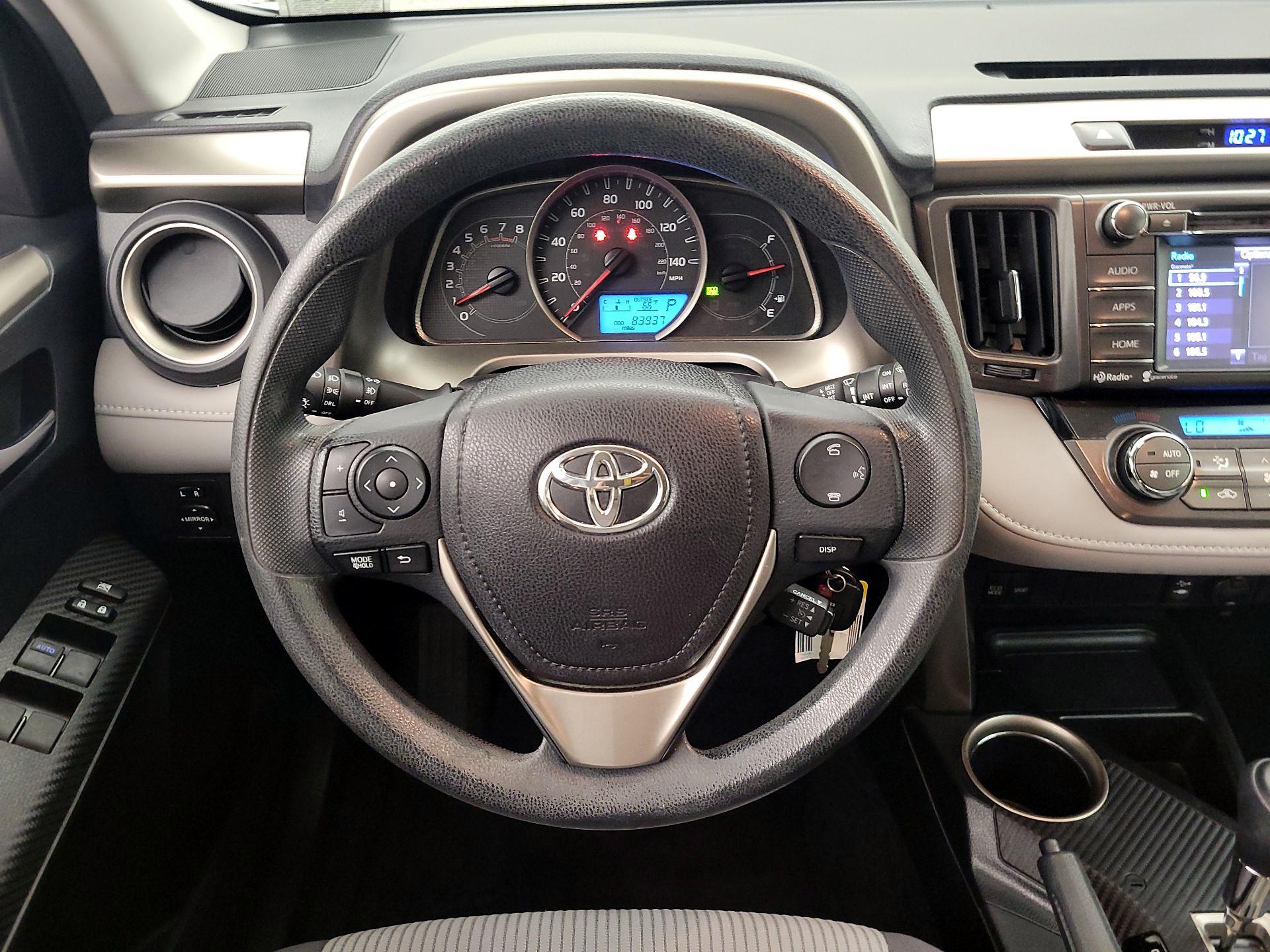 Thumbnail: 2015 Toyota RAV4 - 10