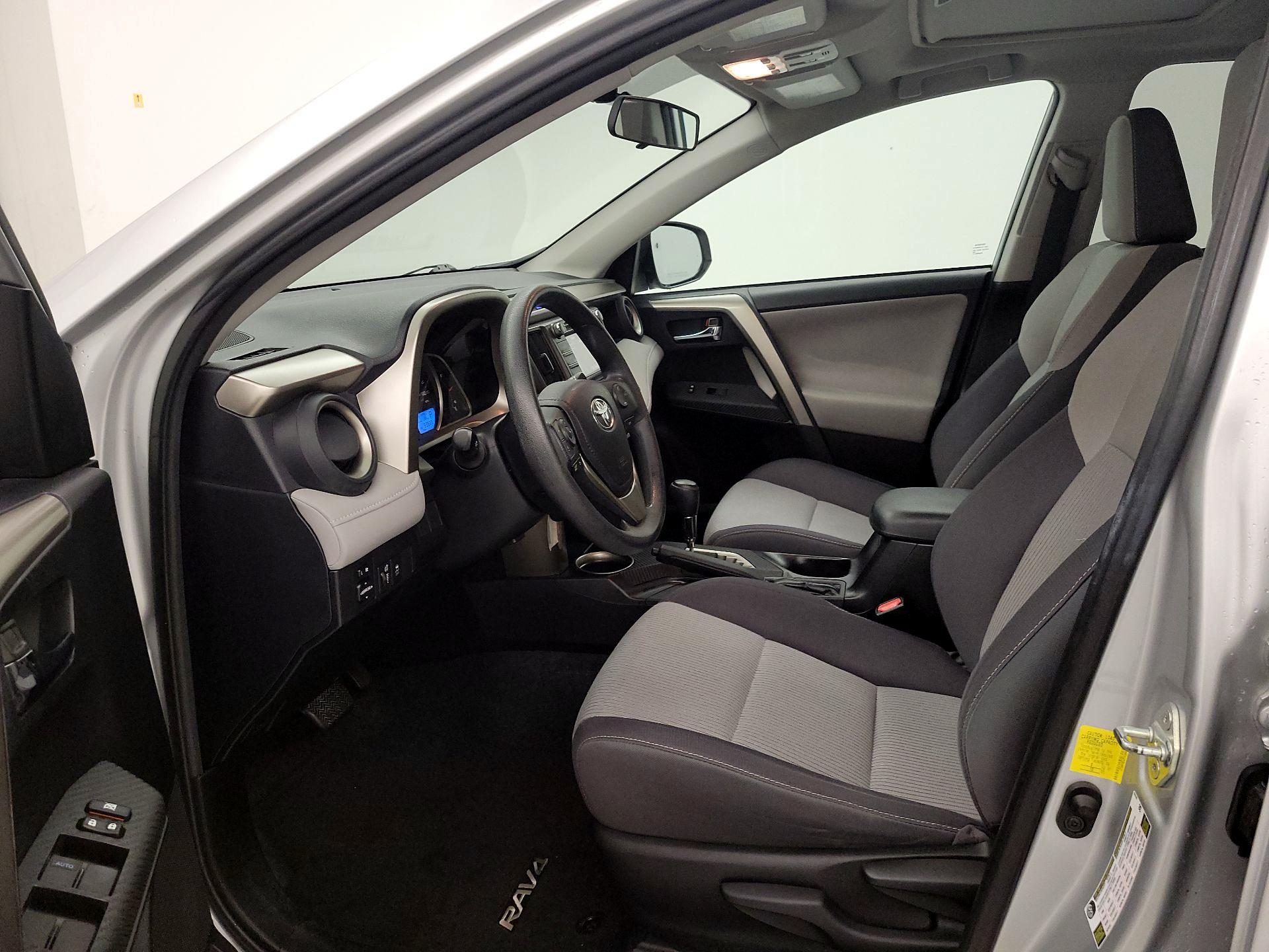 Thumbnail: 2015 Toyota RAV4 - 11