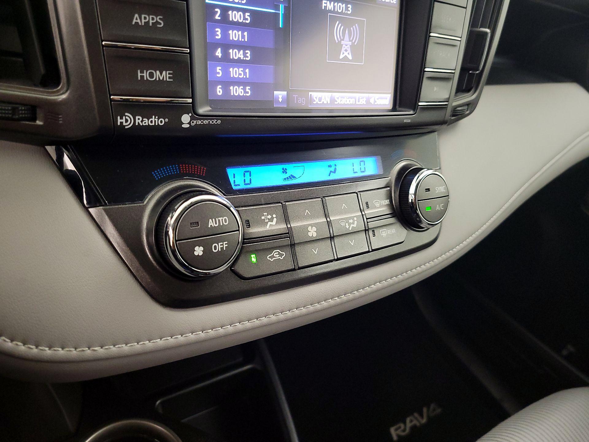 Thumbnail: 2015 Toyota RAV4 - 16