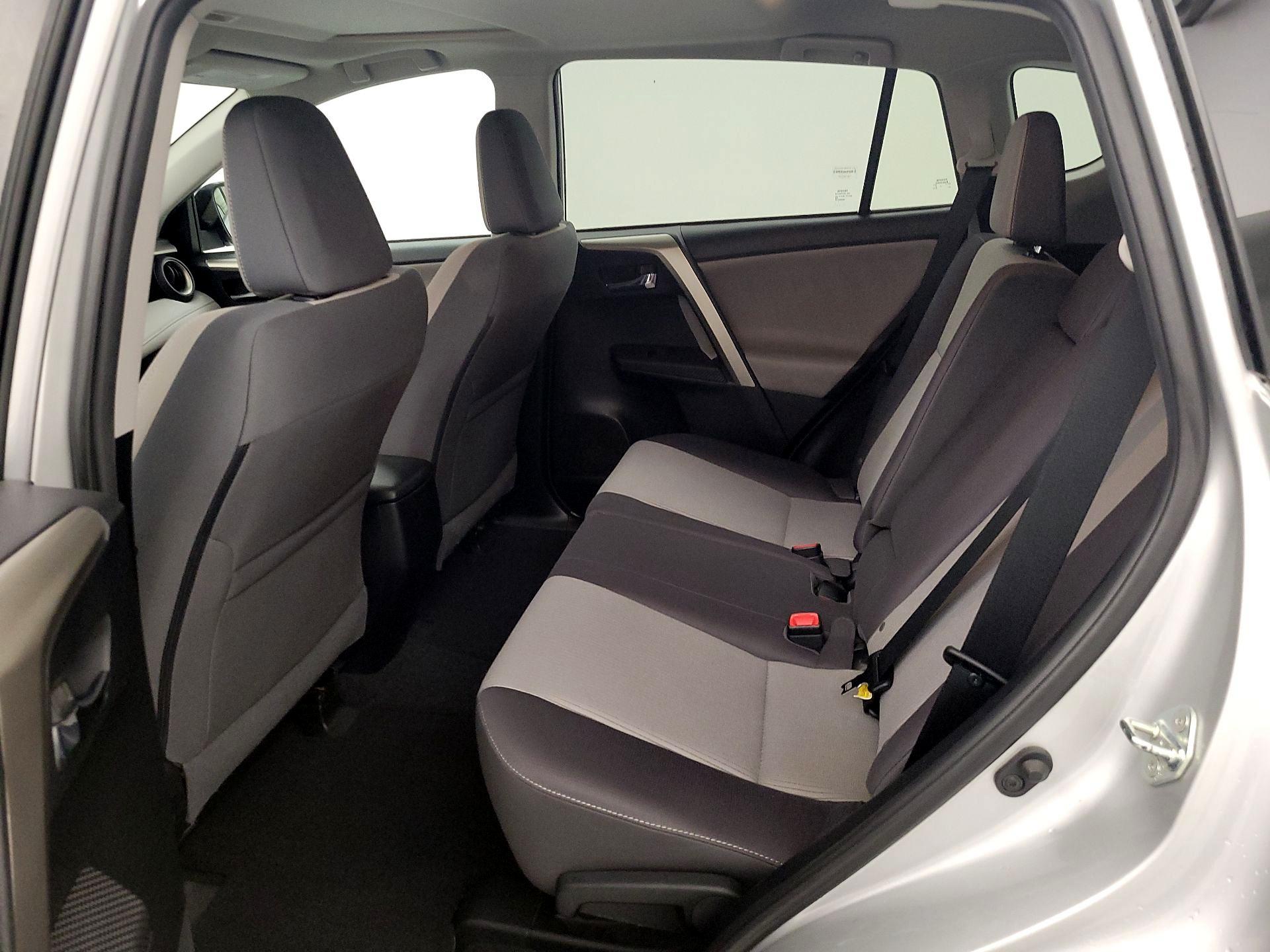 Thumbnail: 2015 Toyota RAV4 - 20