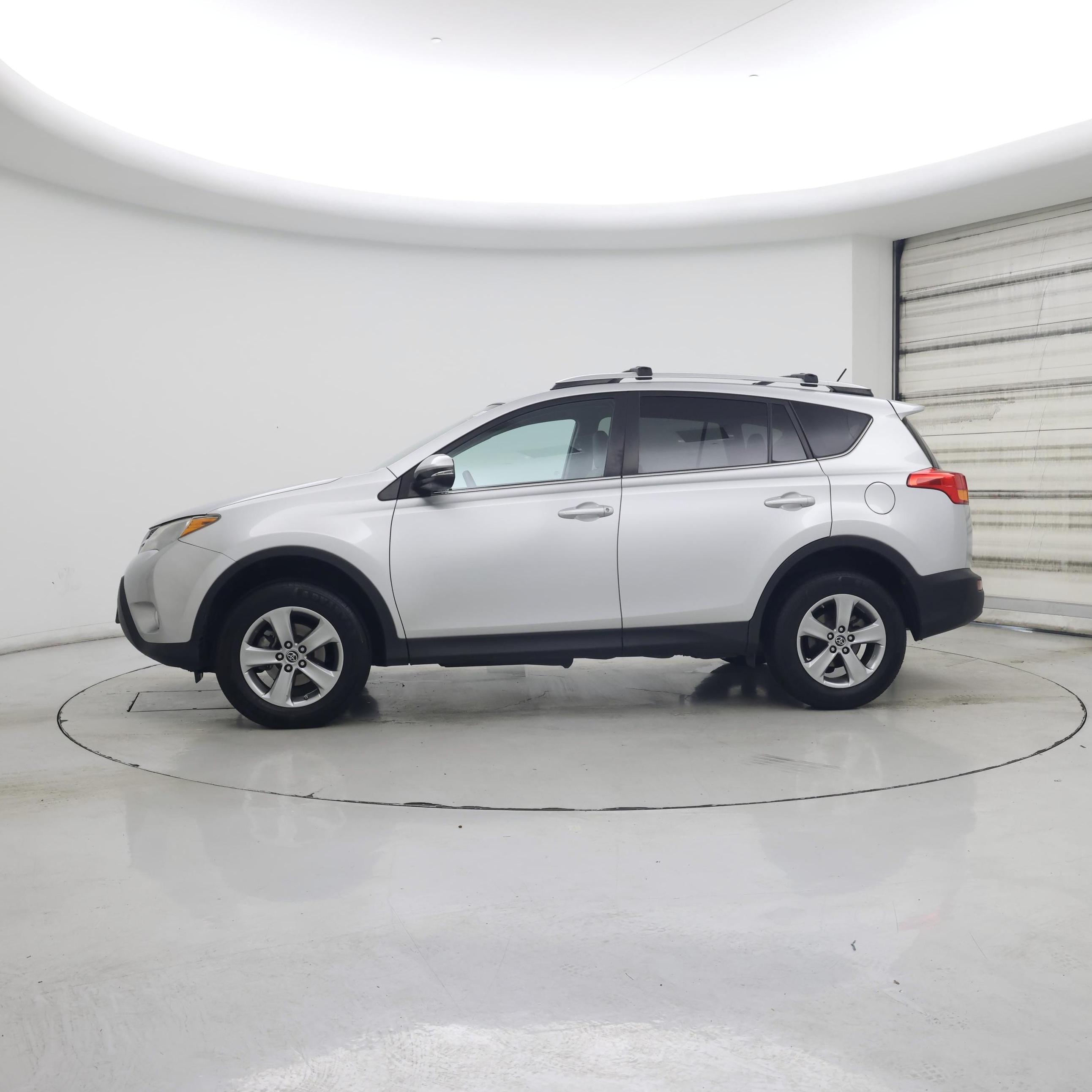 Thumbnail: 2015 Toyota RAV4 - 3