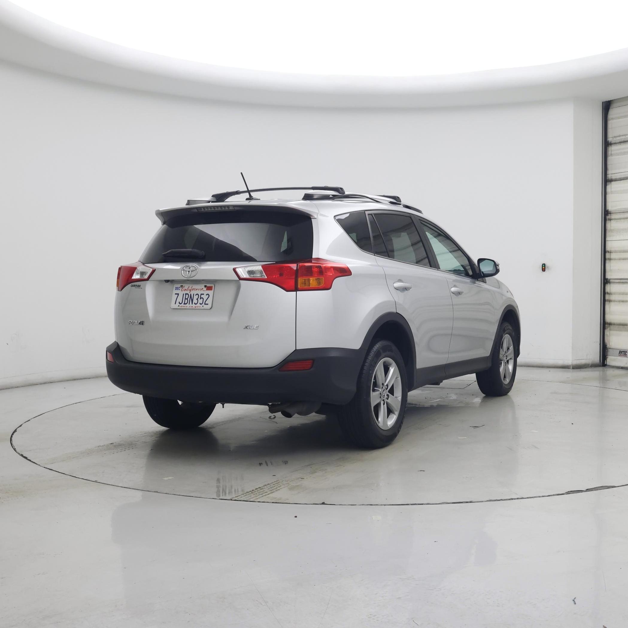 Thumbnail: 2015 Toyota RAV4 - 8