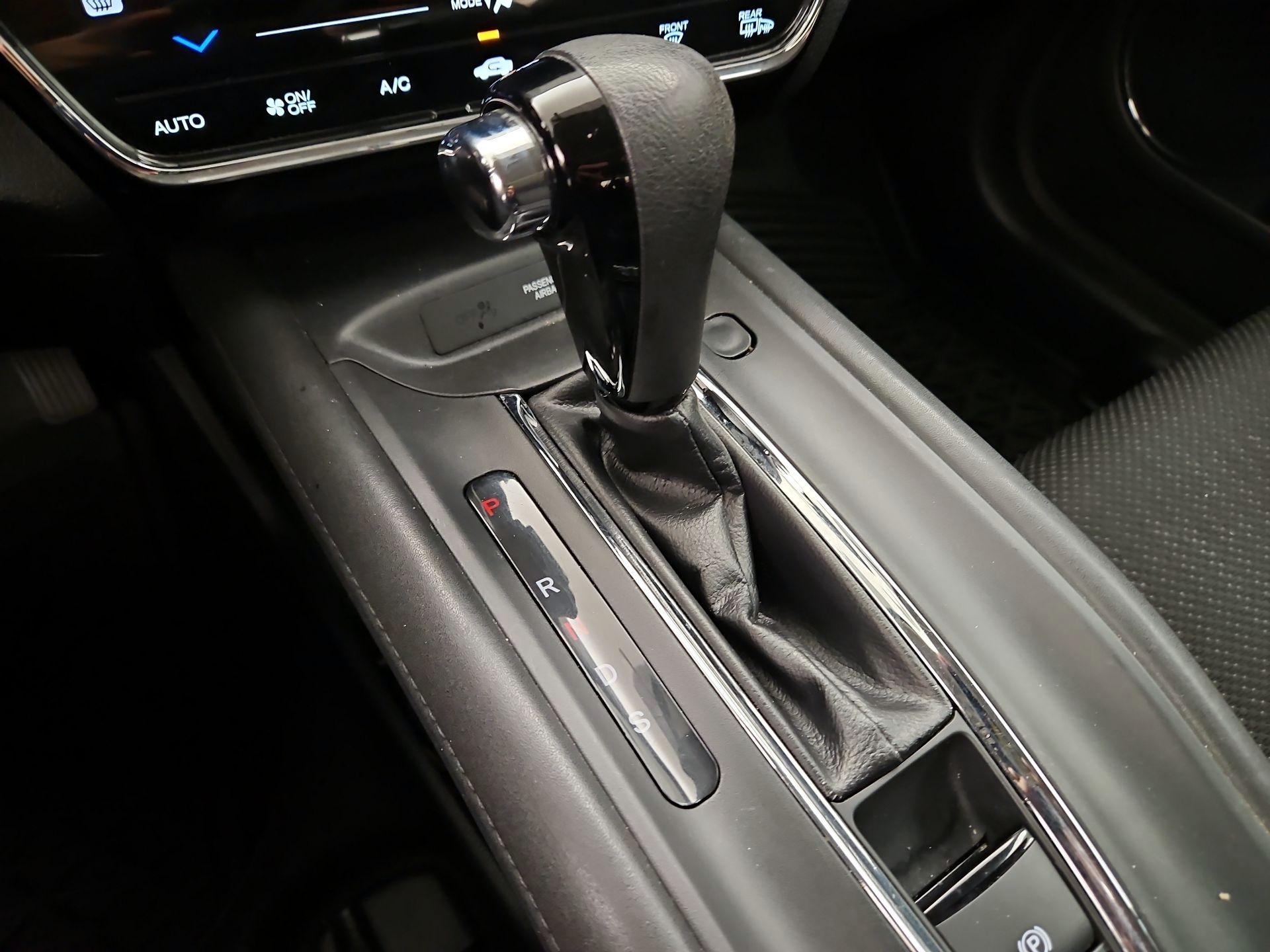 Thumbnail: 2017 Honda HR-V - 17