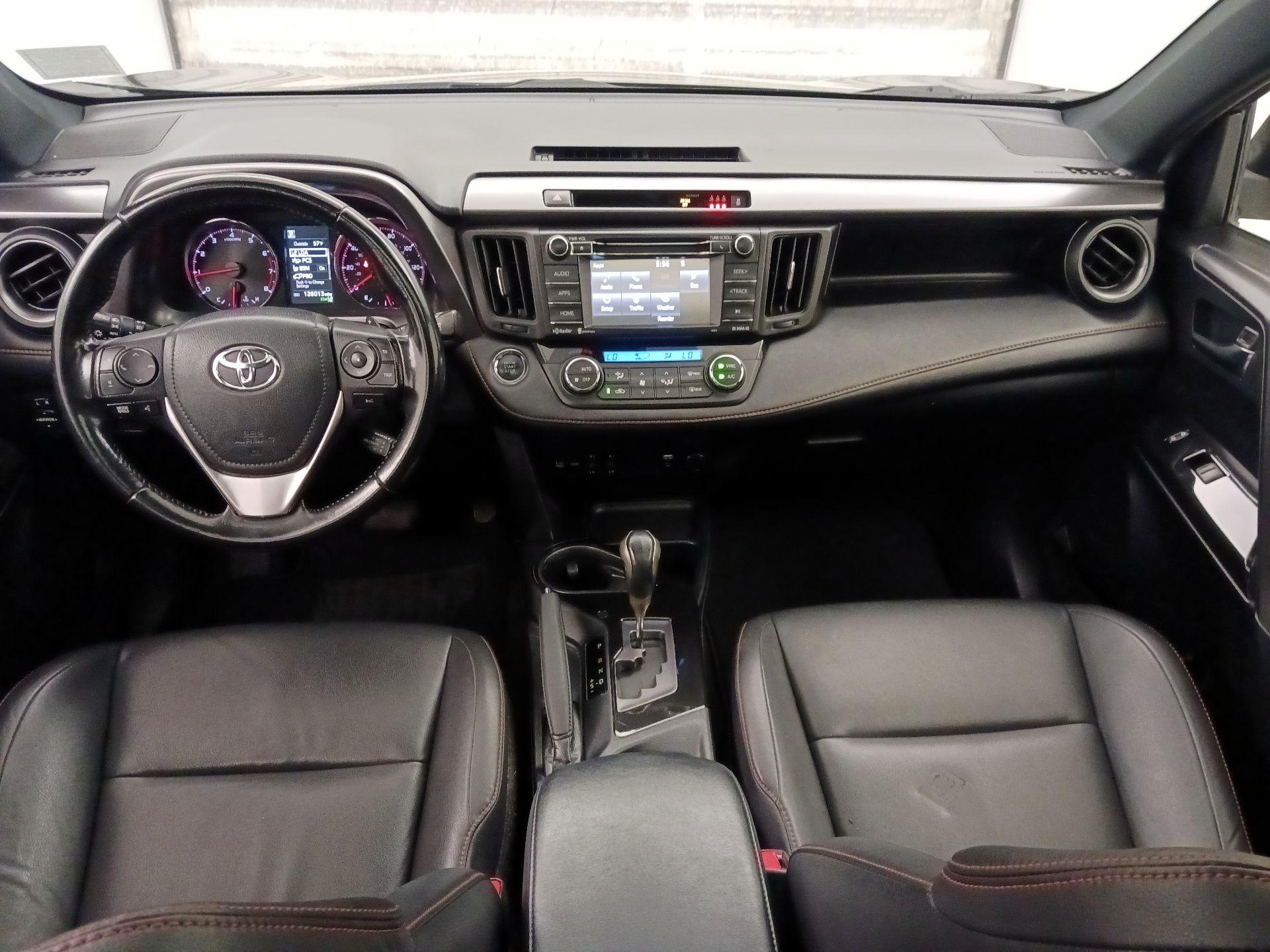 Thumbnail: 2018 Toyota RAV4 - 9