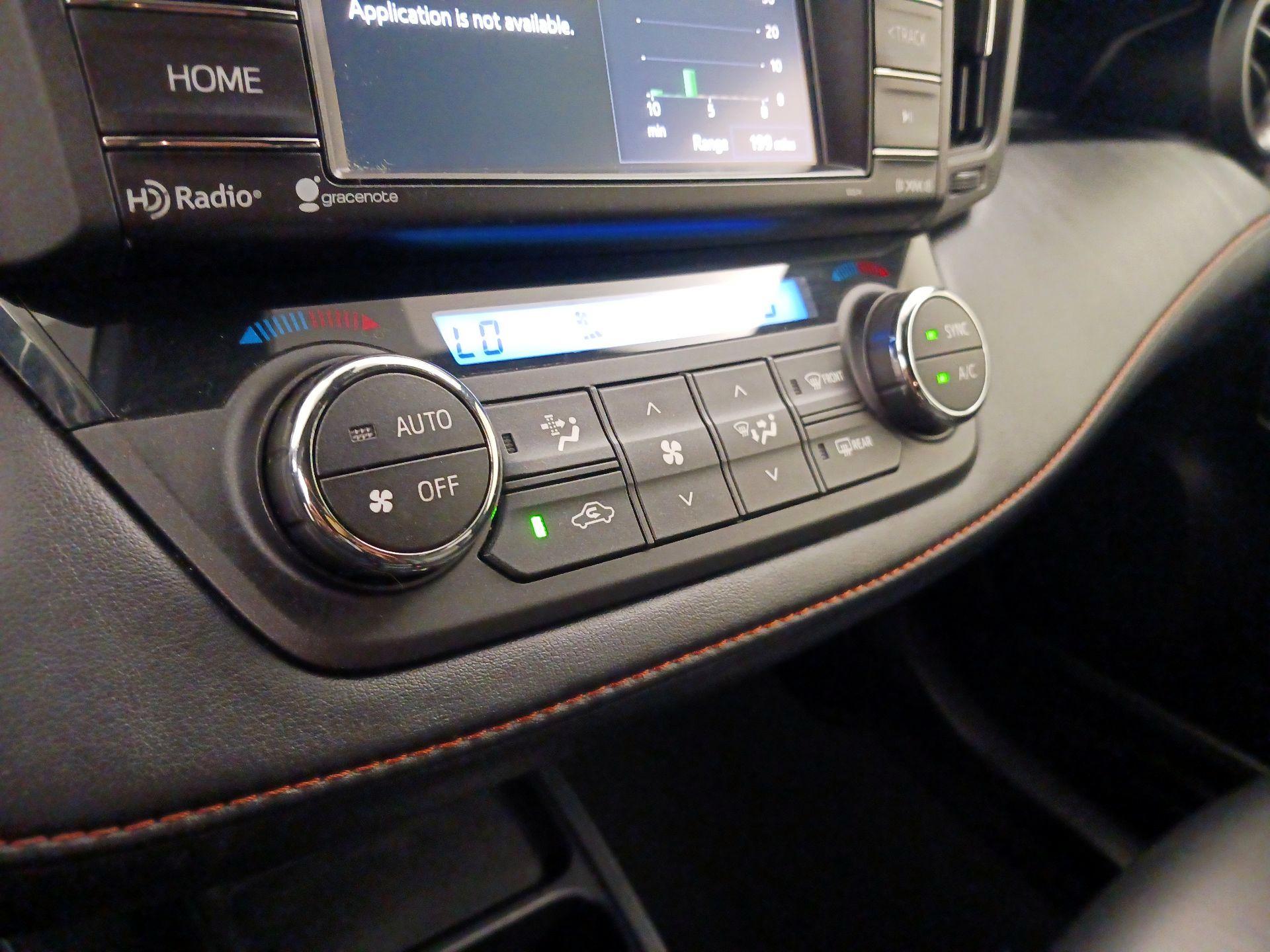 Thumbnail: 2018 Toyota RAV4 - 16