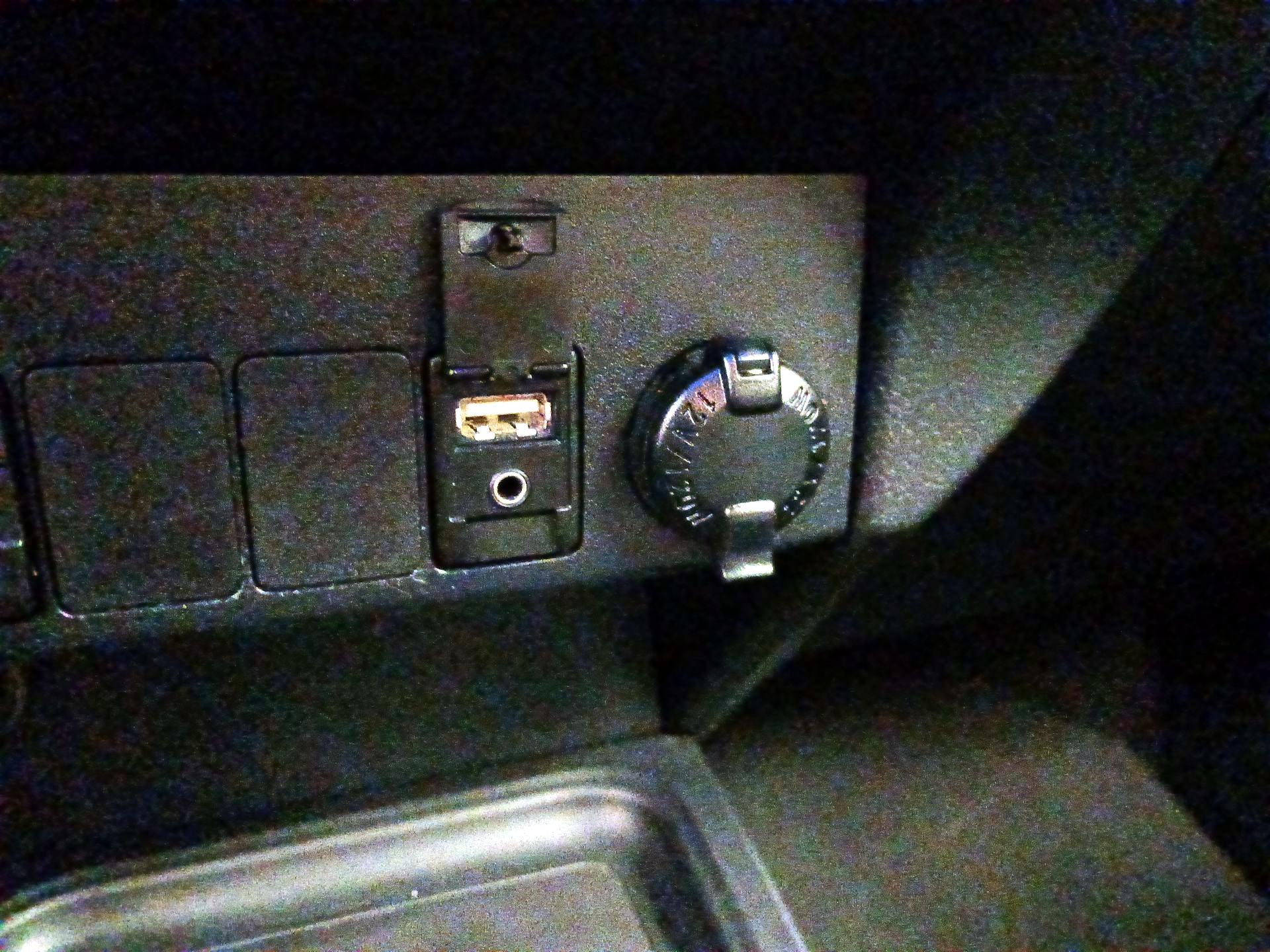 Thumbnail: 2018 Toyota RAV4 - 18