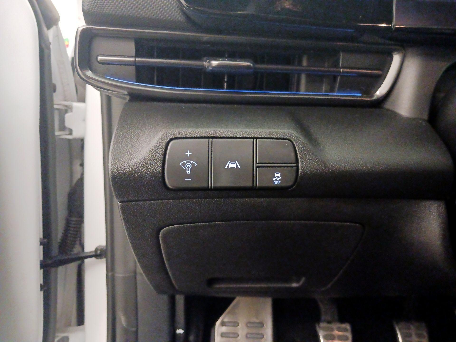 Thumbnail: 2023 Hyundai Elantra - 13