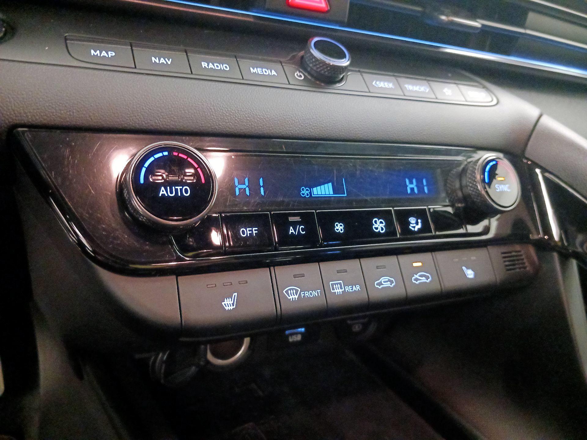 Thumbnail: 2023 Hyundai Elantra - 17