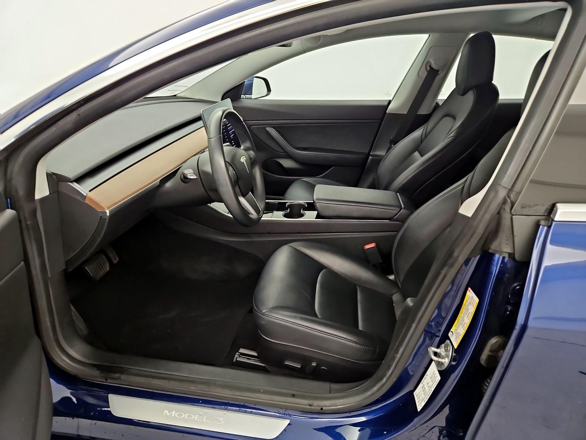Thumbnail: 2019 Tesla Model 3 - 11