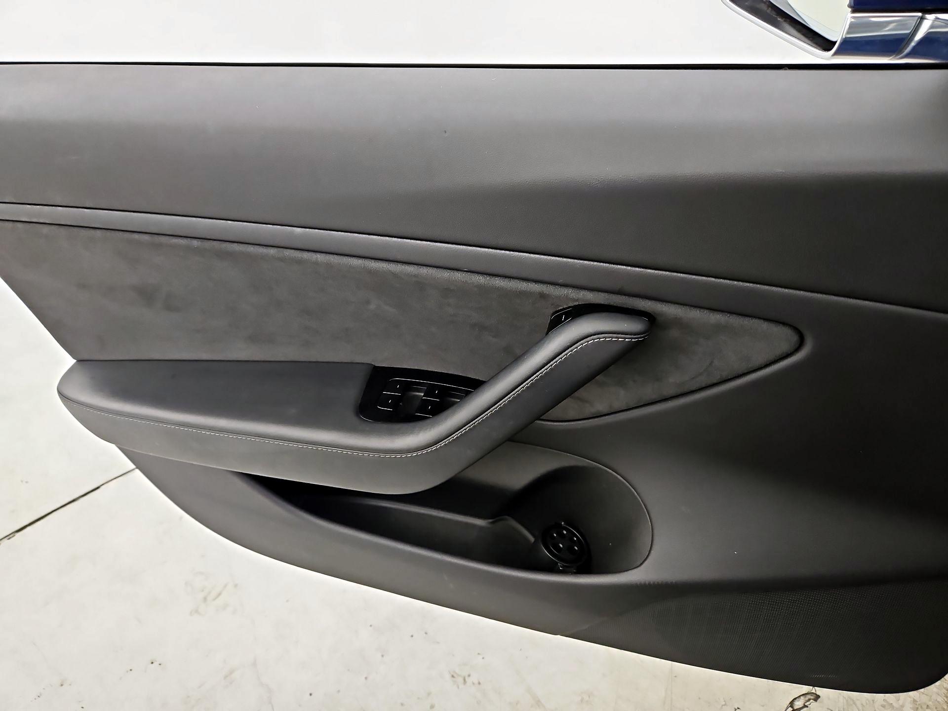 Thumbnail: 2019 Tesla Model 3 - 12