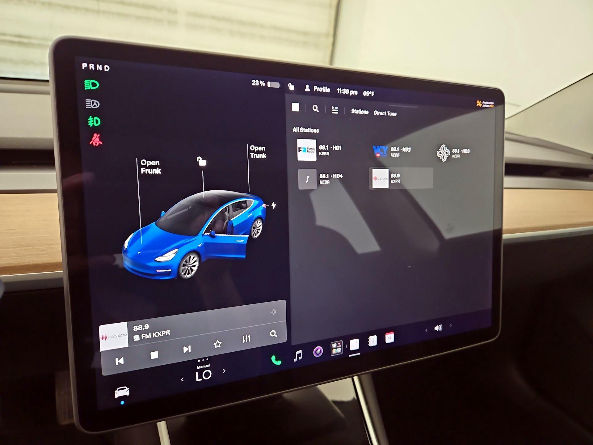 Thumbnail: 2019 Tesla Model 3 - 15