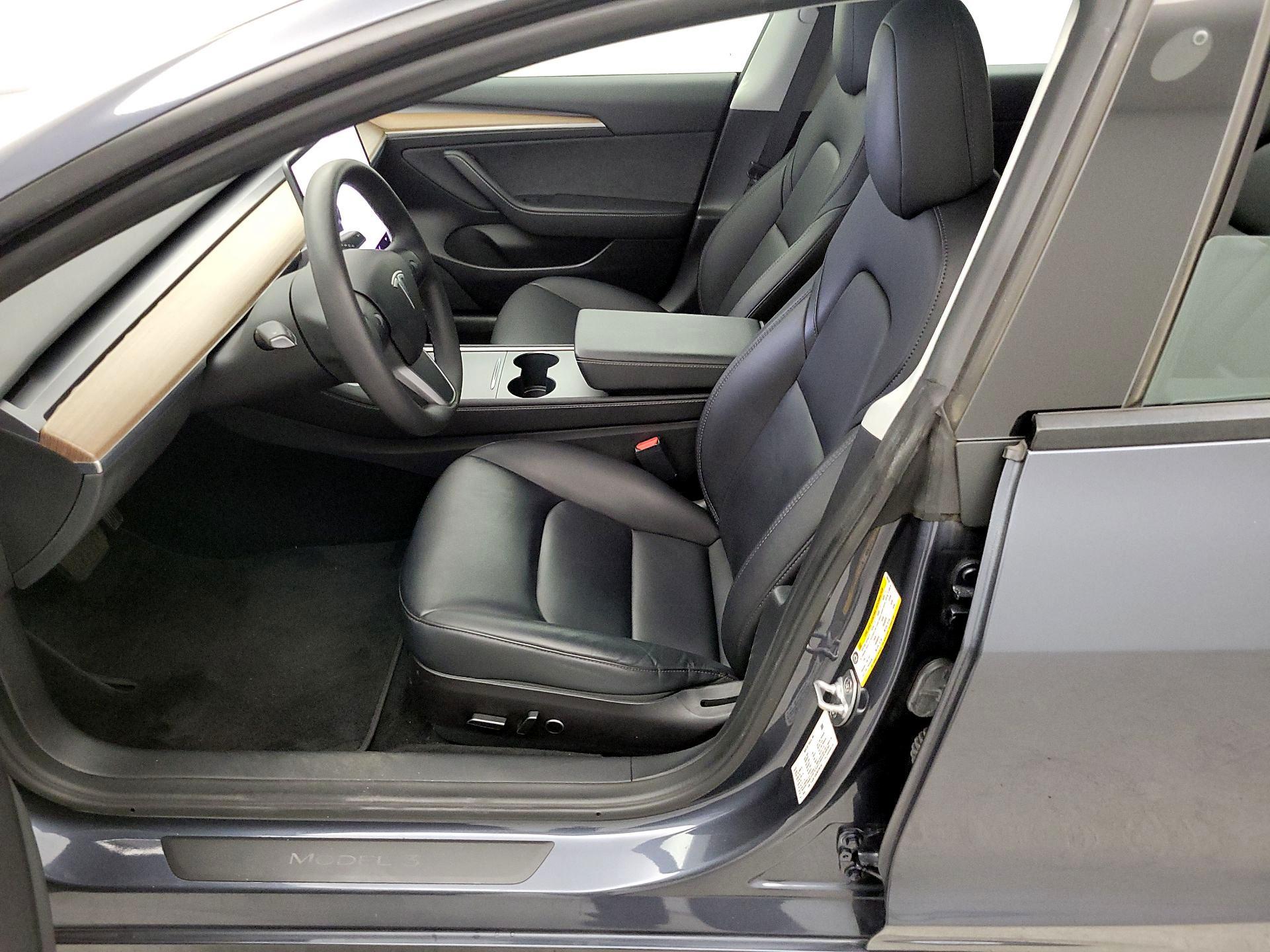 Thumbnail: 2022 Tesla Model 3 - 11