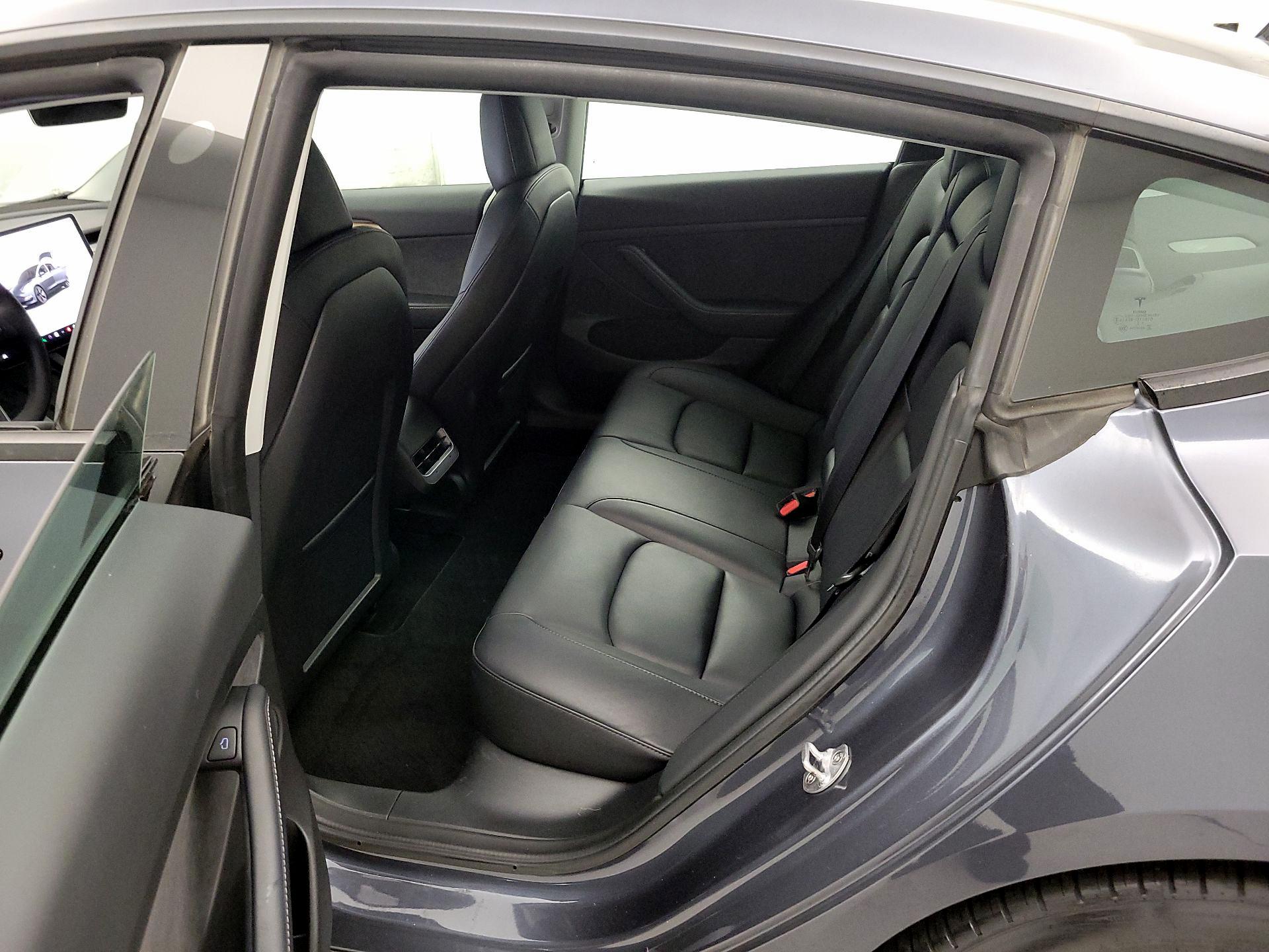 Thumbnail: 2022 Tesla Model 3 - 19