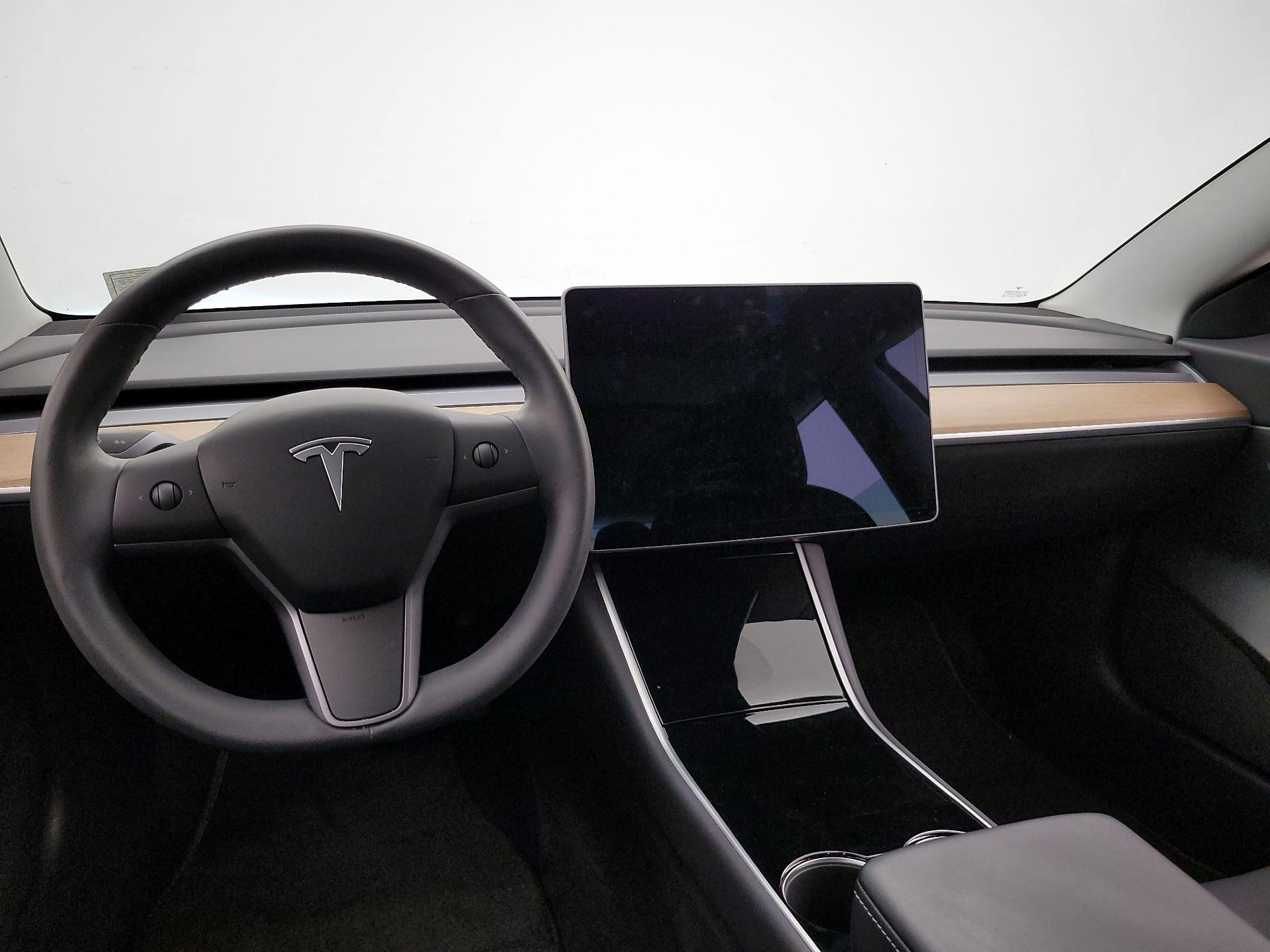 Thumbnail: 2020 Tesla Model 3 - 9