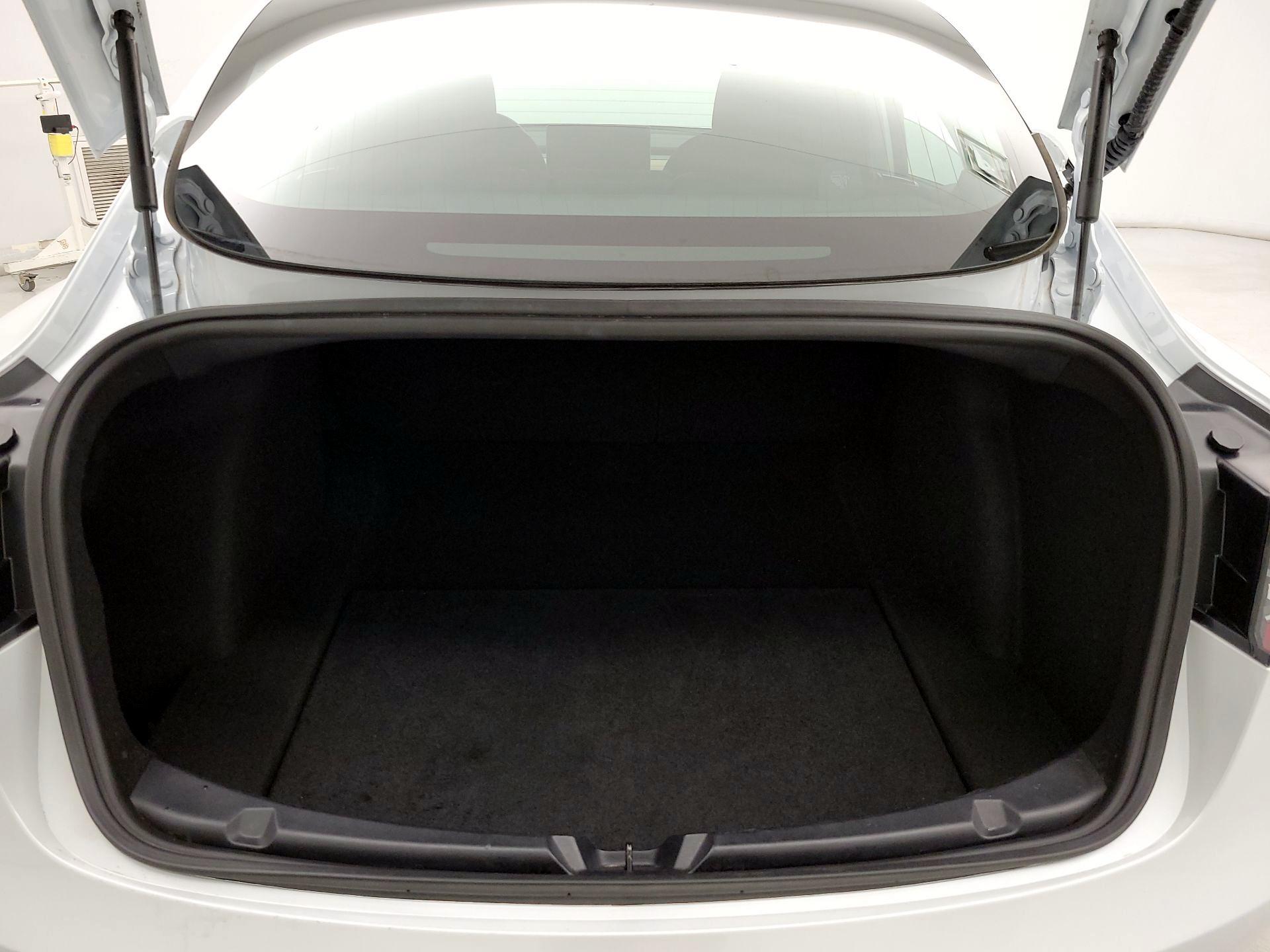 Thumbnail: 2020 Tesla Model 3 - 20