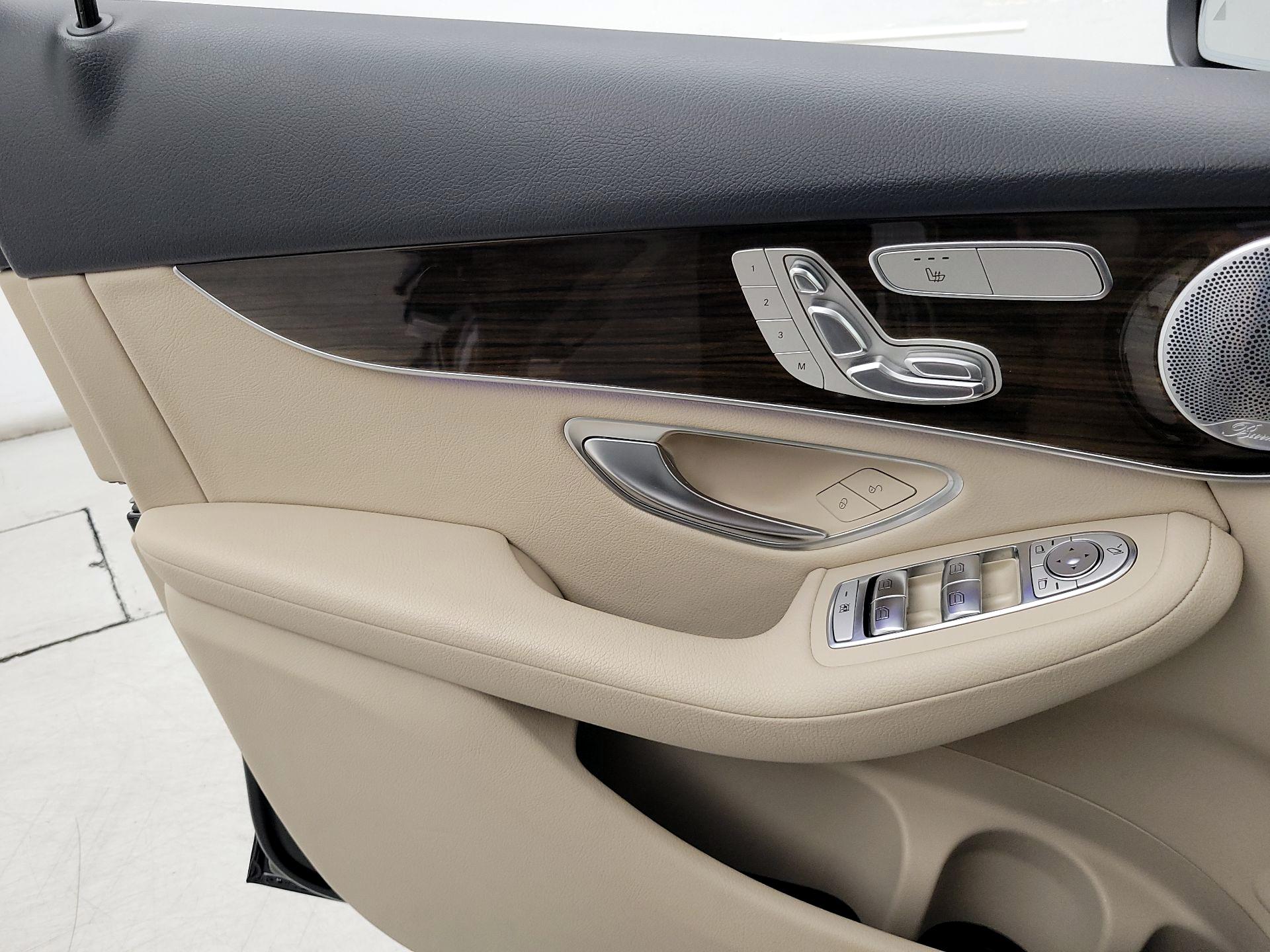 Thumbnail: 2020 Mercedes-Benz GLC - 12