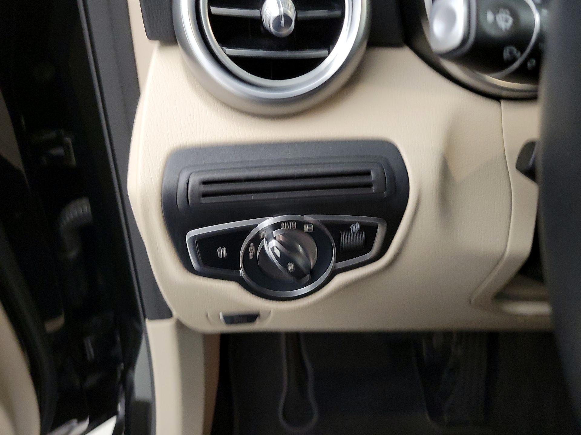 Thumbnail: 2020 Mercedes-Benz GLC - 13