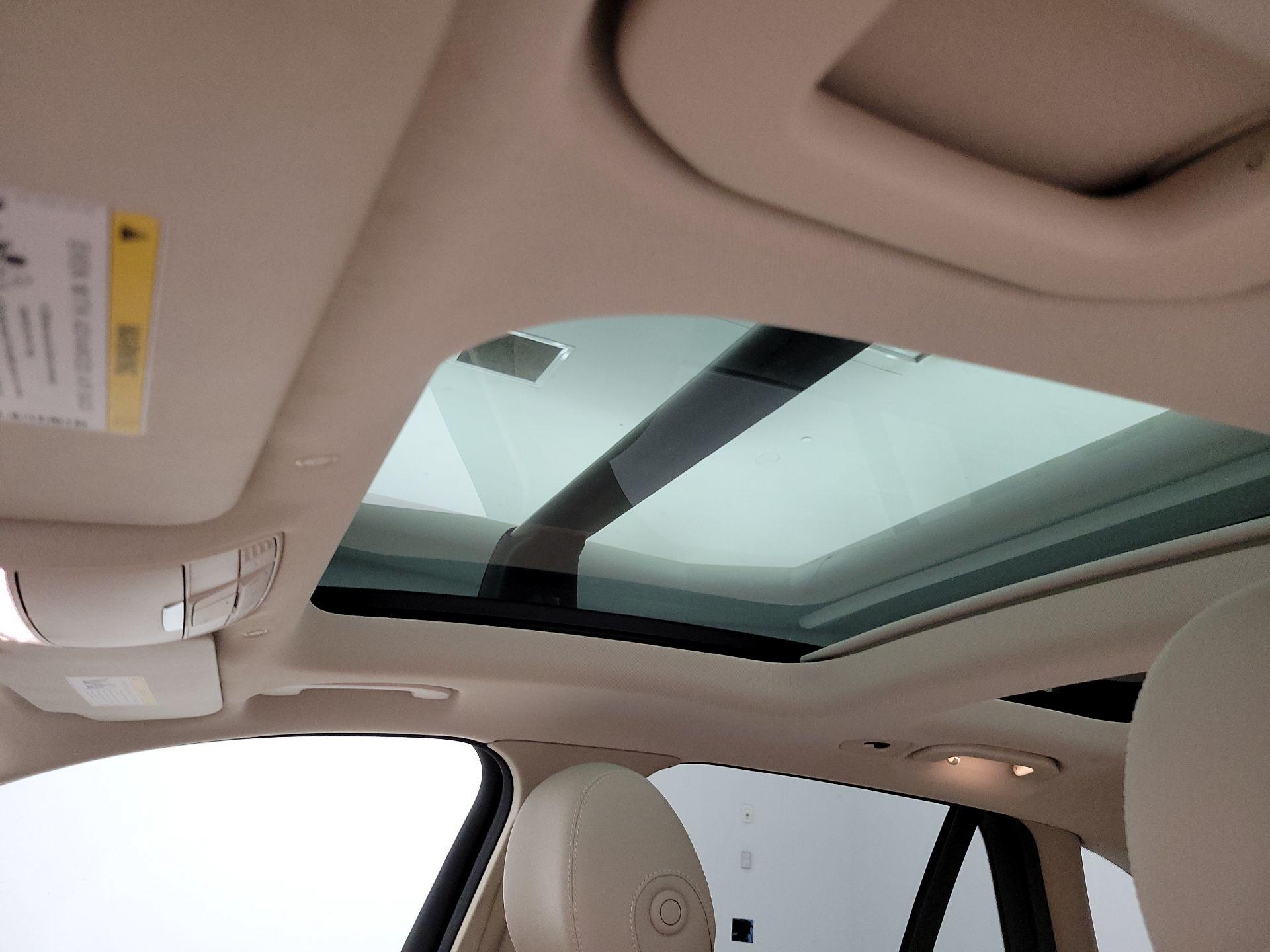 Thumbnail: 2020 Mercedes-Benz GLC - 20