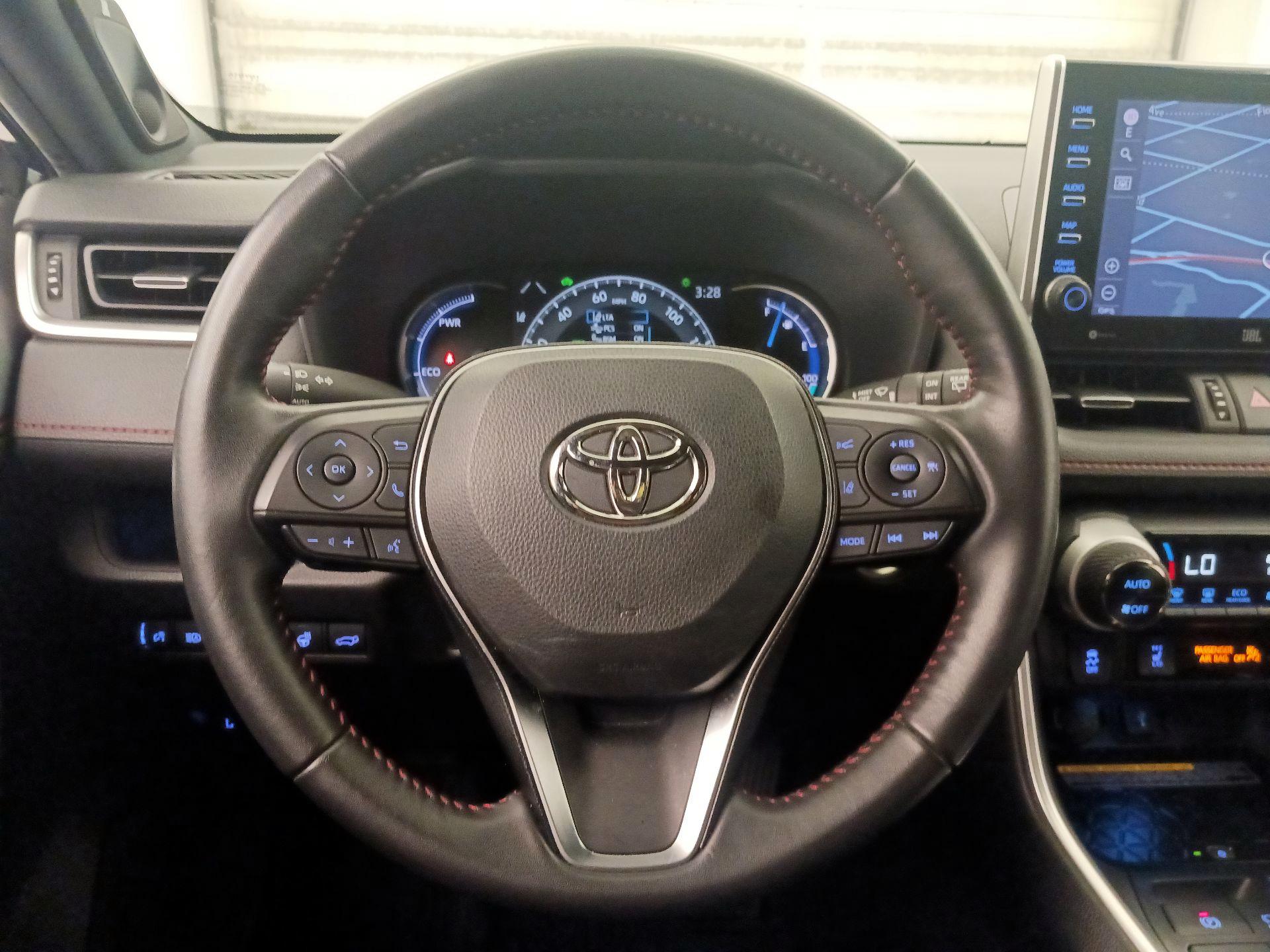 Thumbnail: 2021 Toyota RAV4 - 10