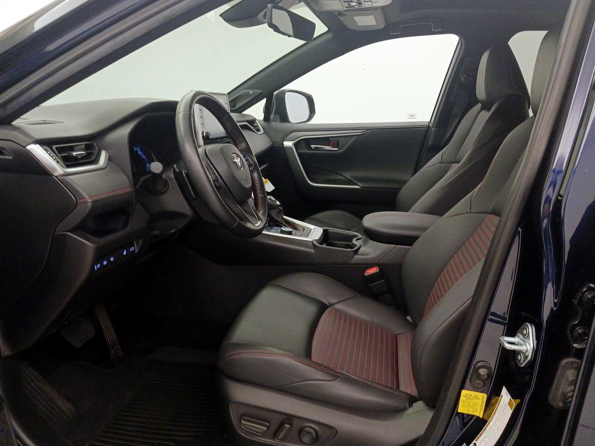 Thumbnail: 2021 Toyota RAV4 - 11