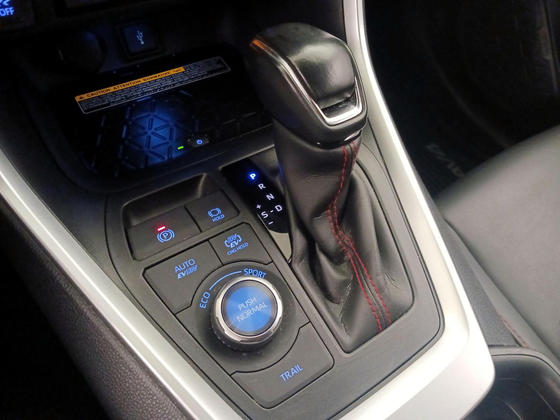 Thumbnail: 2021 Toyota RAV4 - 18