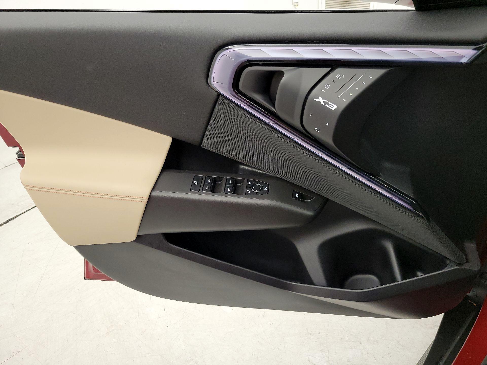 Thumbnail: 2025 BMW X3 - 12