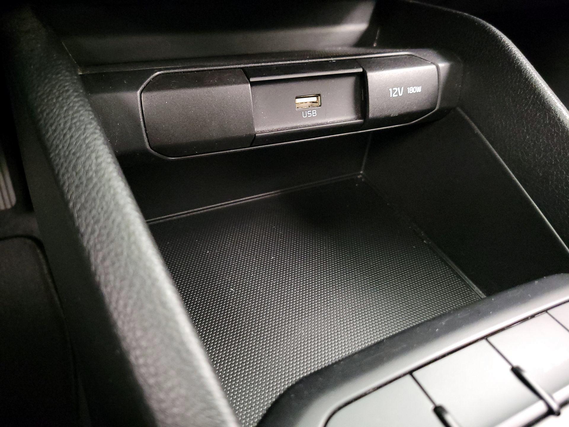 Thumbnail: 2023 Kia Rio - 18