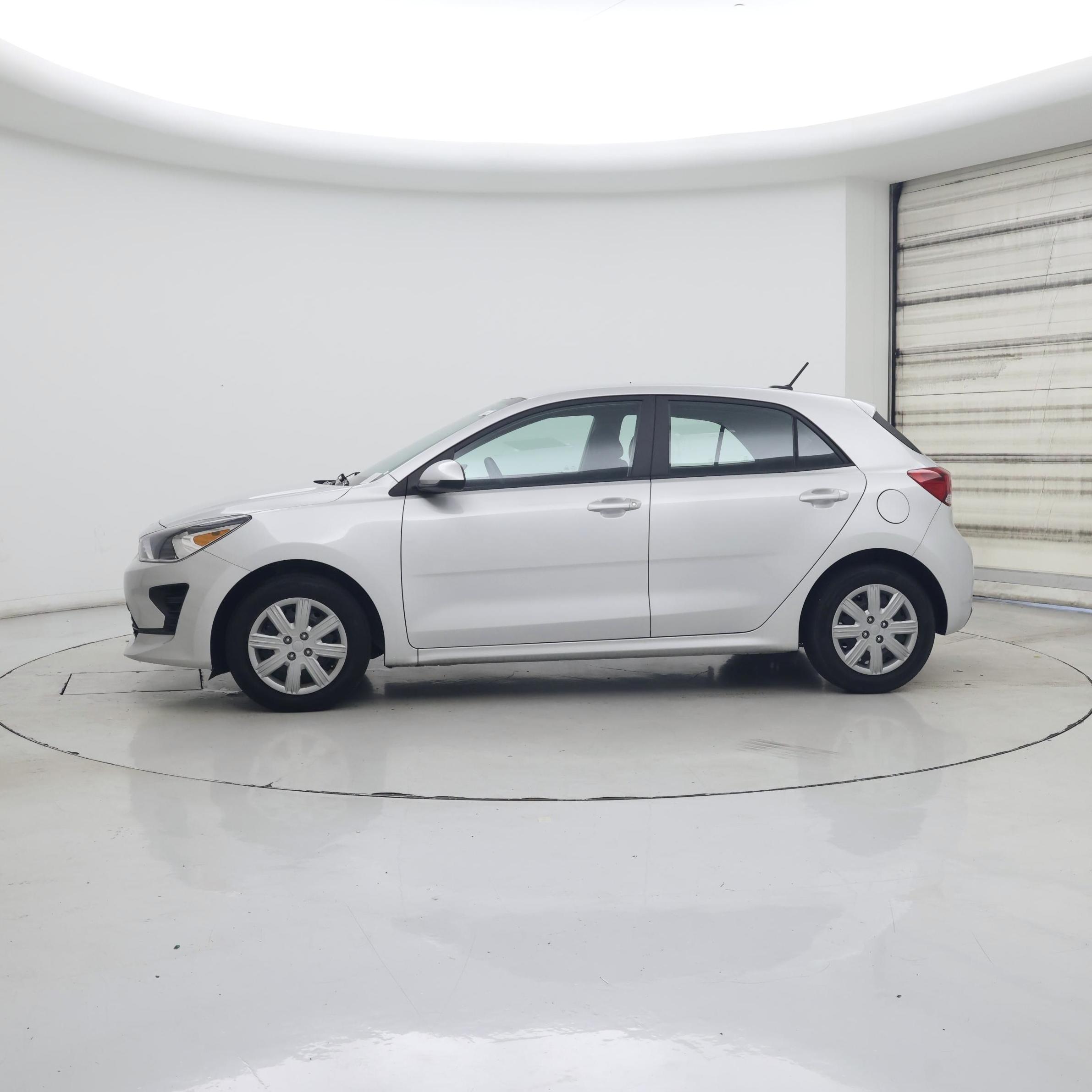 Thumbnail: 2023 Kia Rio - 3