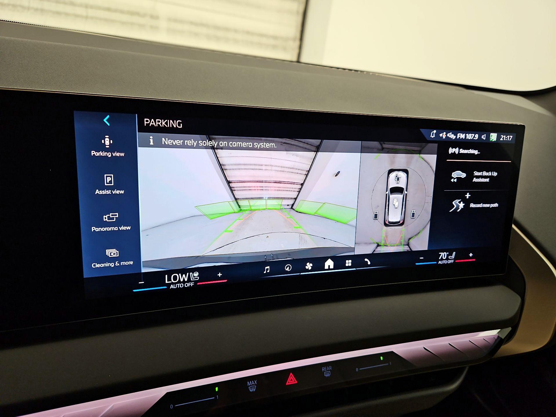 Thumbnail: 2025 BMW X3 - 14