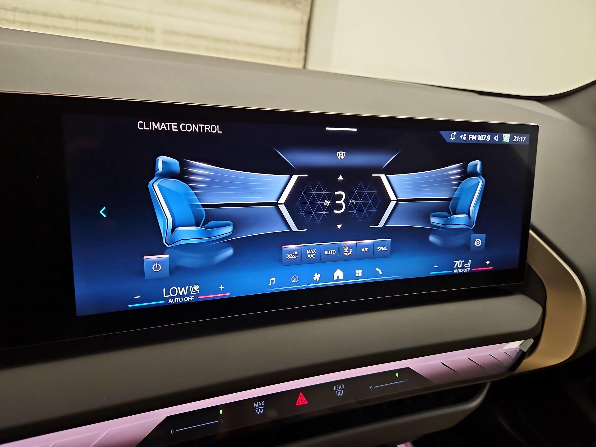 Thumbnail: 2025 BMW X3 - 16