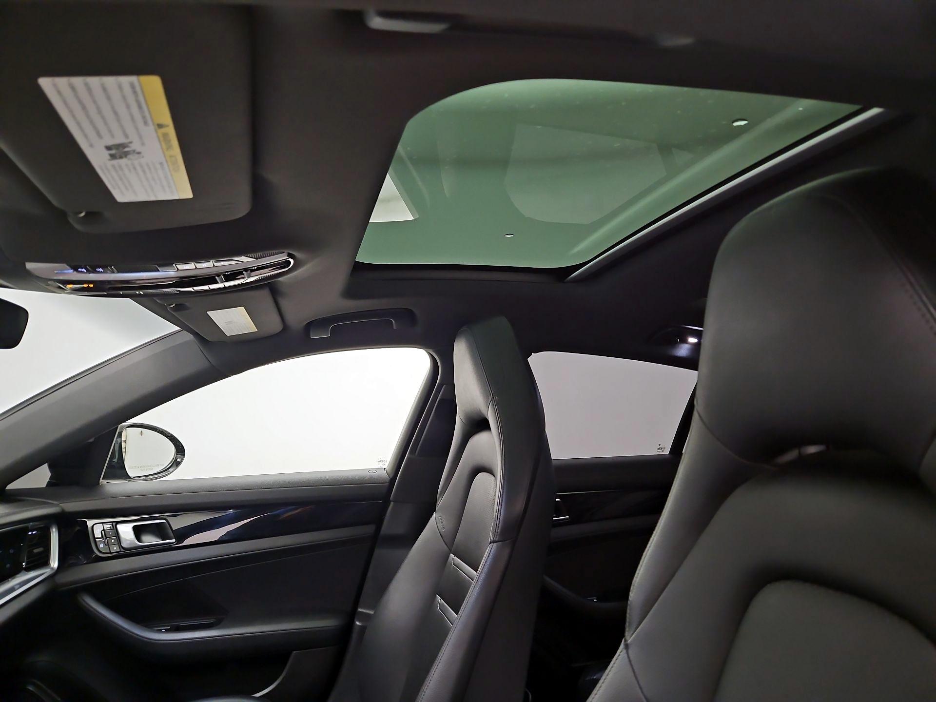 Thumbnail: 2020 Porsche Panamera - 19