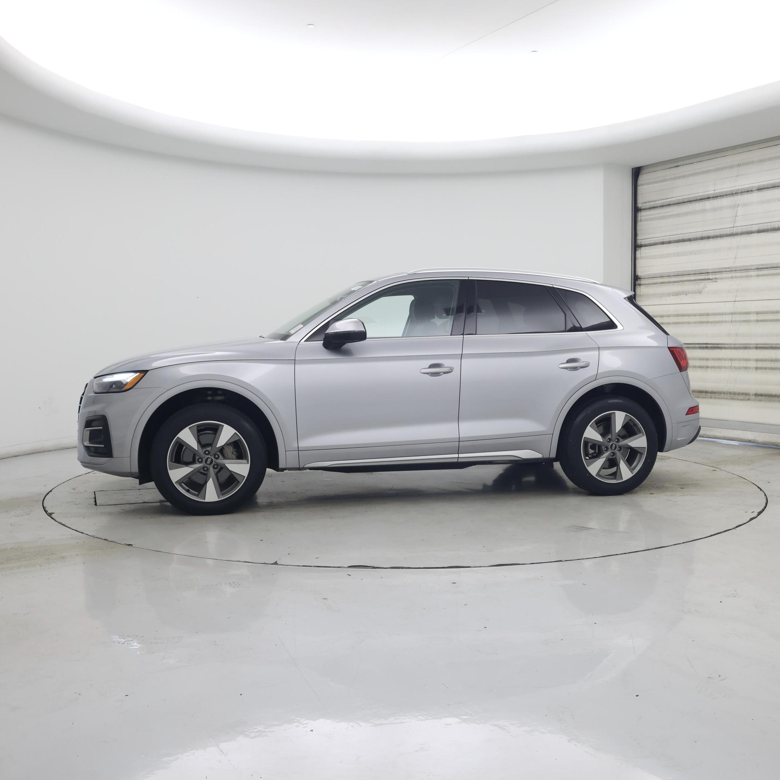 Thumbnail: 2023 Audi Q5 - 3