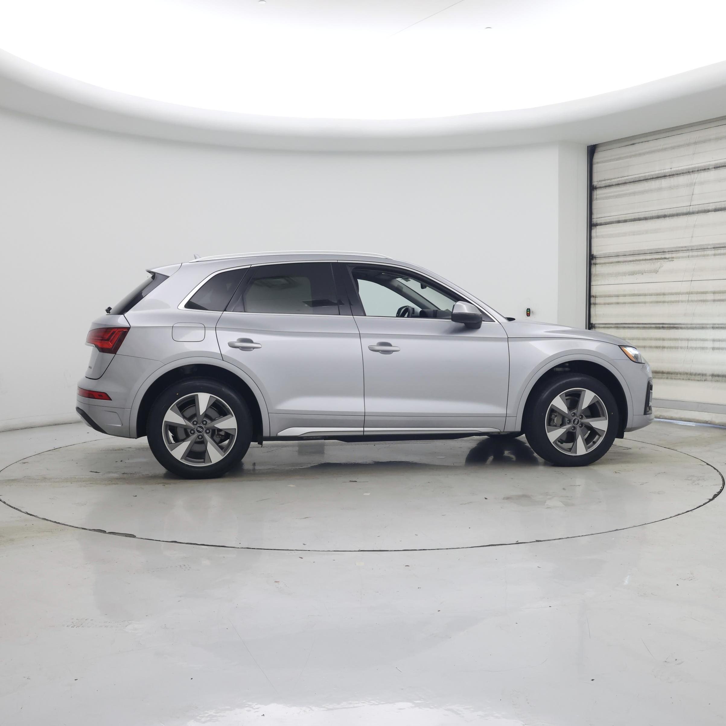 Thumbnail: 2023 Audi Q5 - 7