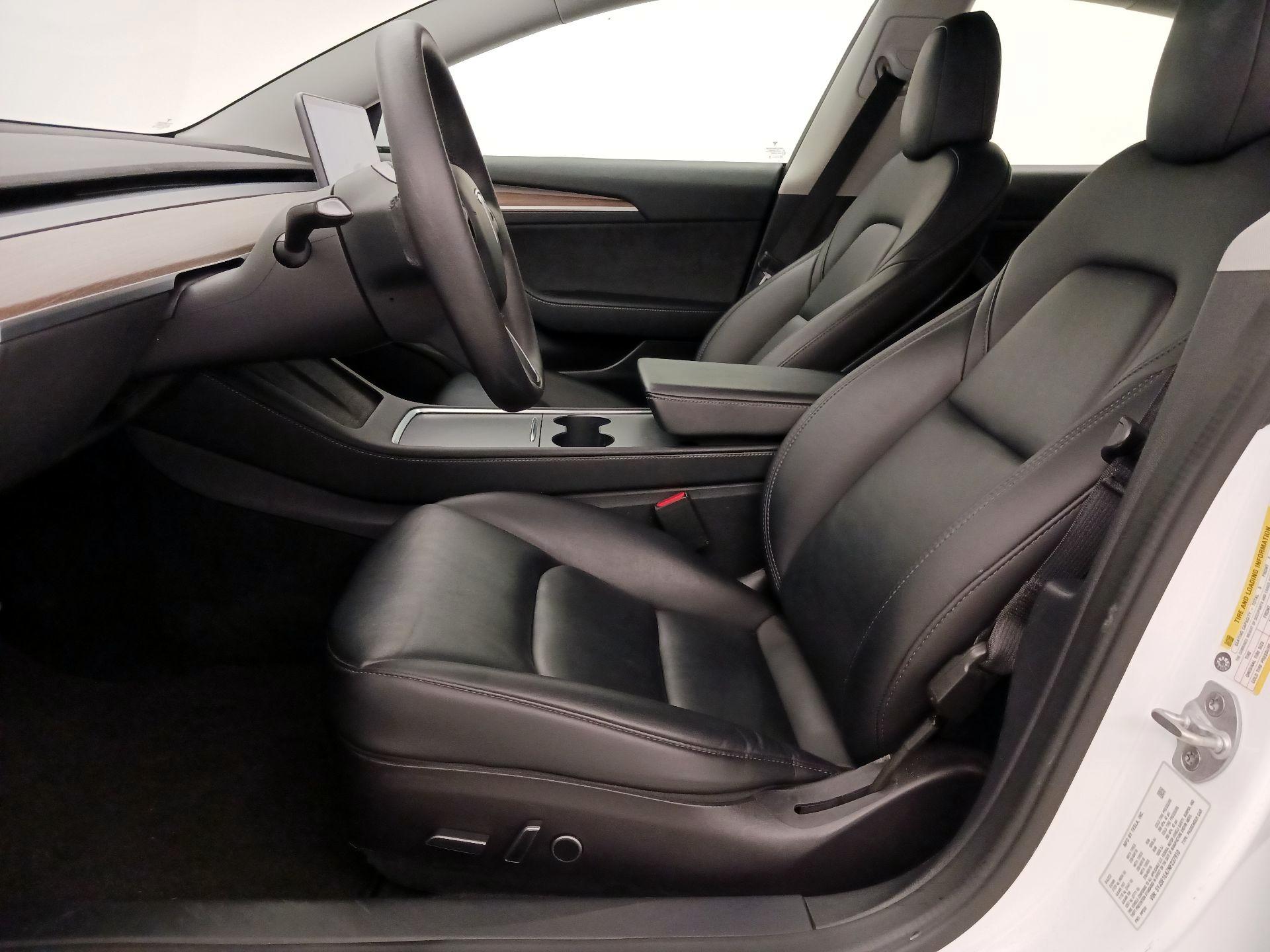 Thumbnail: 2022 Tesla Model 3 - 11