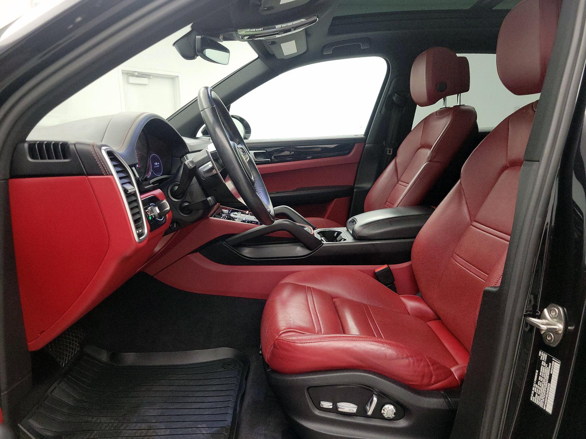 Thumbnail: 2020 Porsche Cayenne - 11