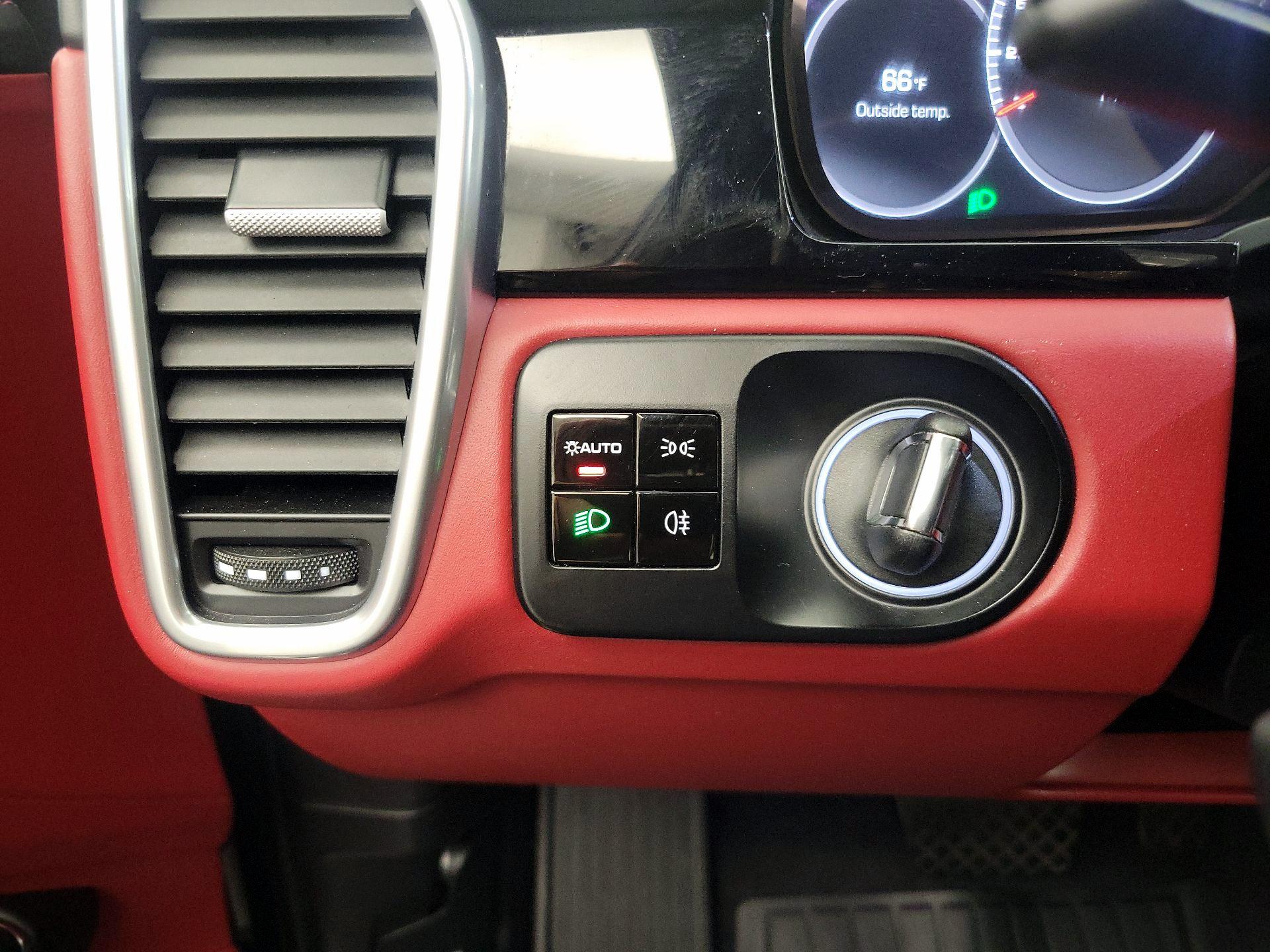 Thumbnail: 2020 Porsche Cayenne - 13