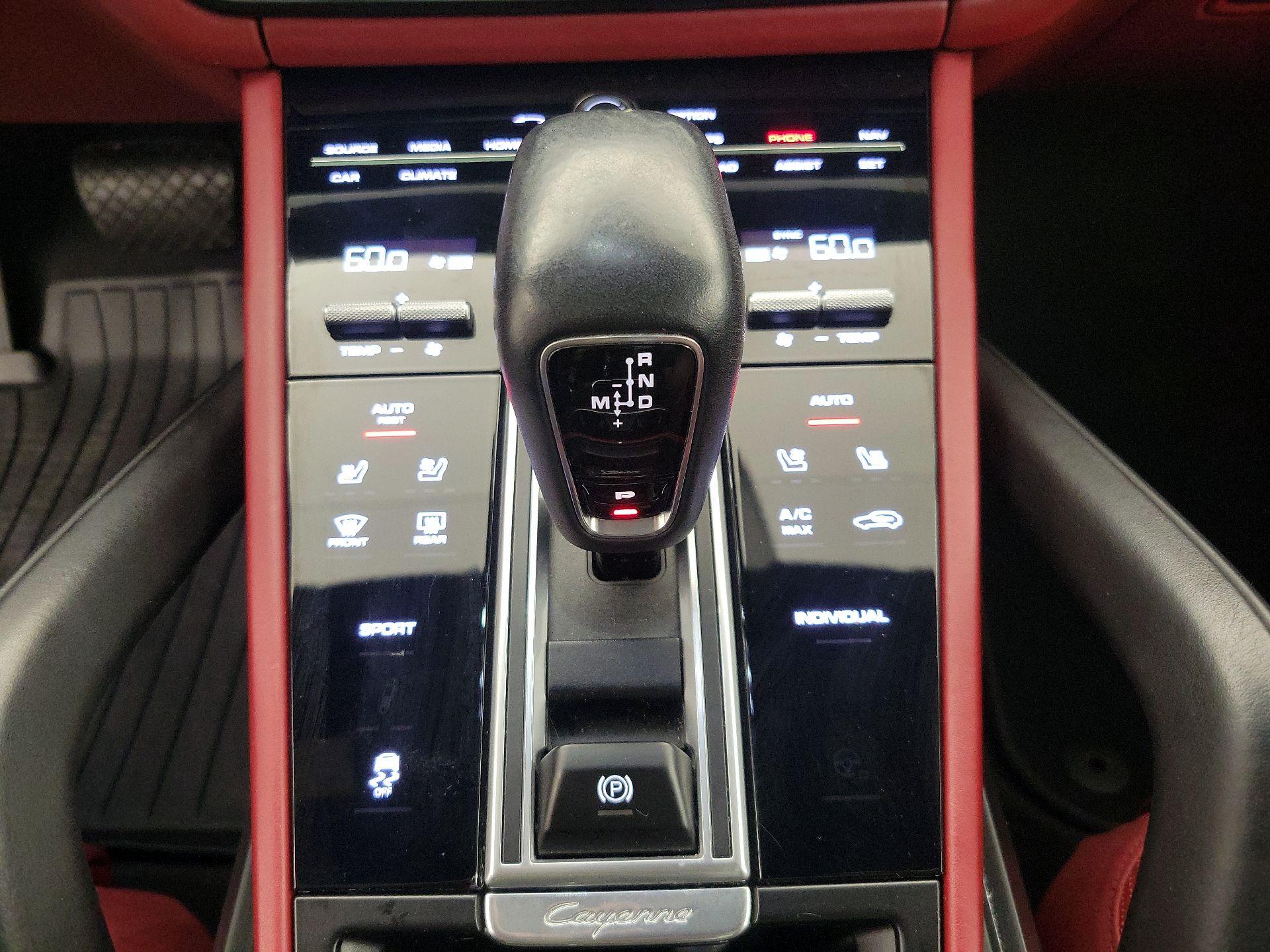 Thumbnail: 2020 Porsche Cayenne - 18