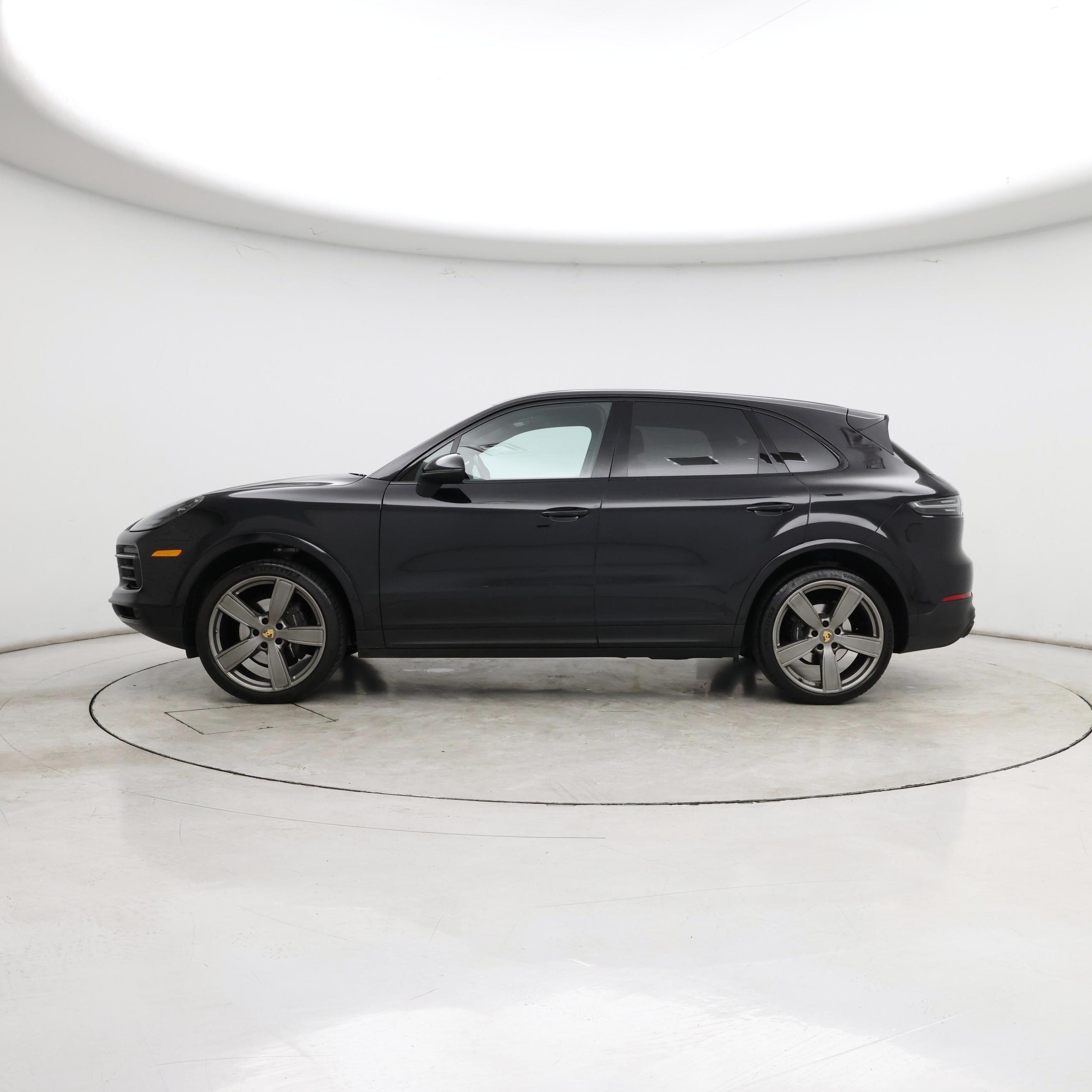 Thumbnail: 2020 Porsche Cayenne - 3