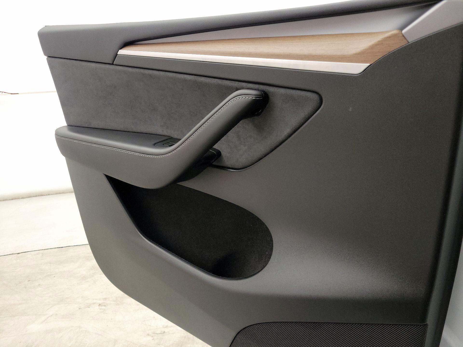 Thumbnail: 2023 Tesla Model Y - 12