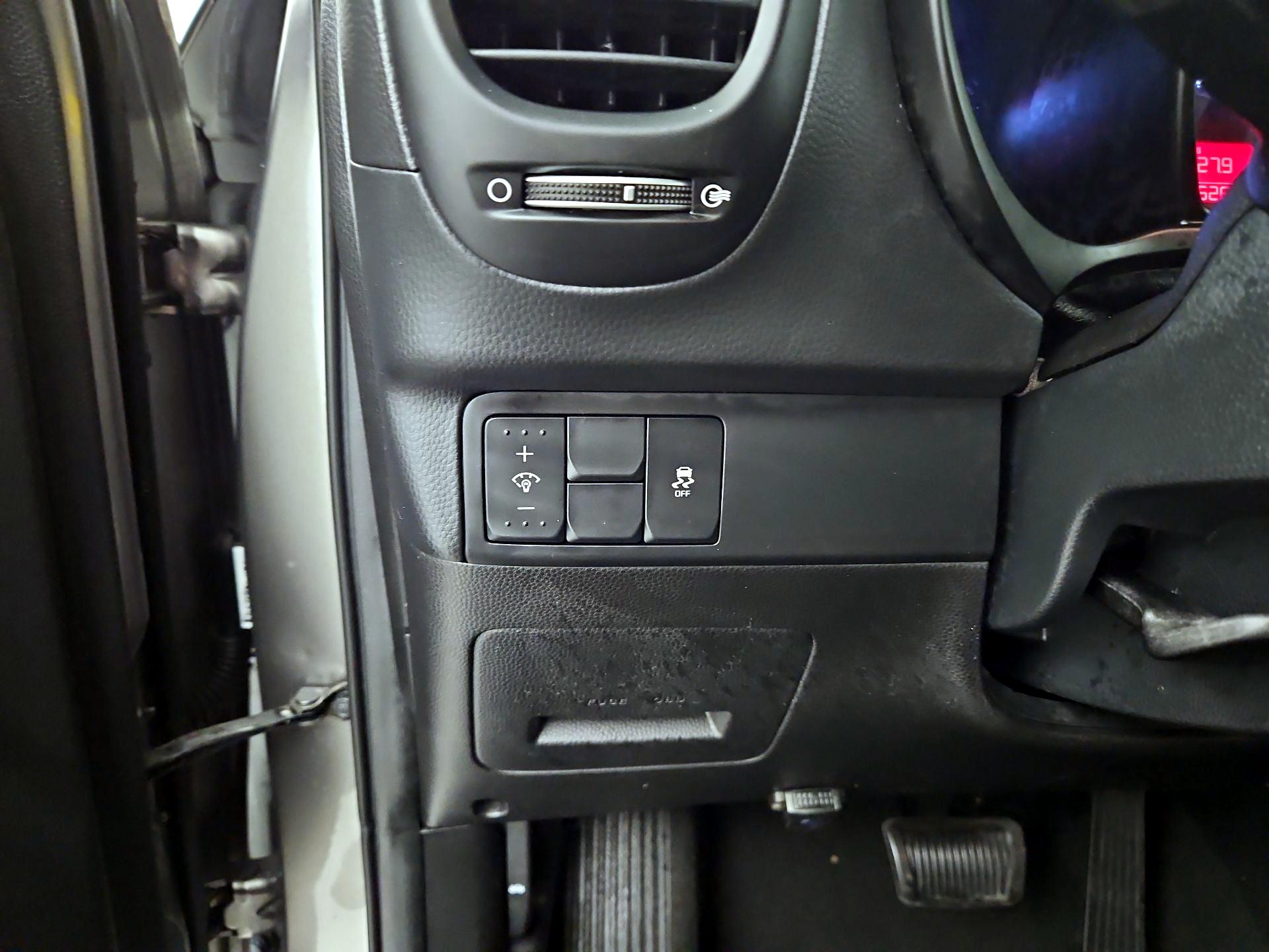 Thumbnail: 2016 Kia Soul - 13