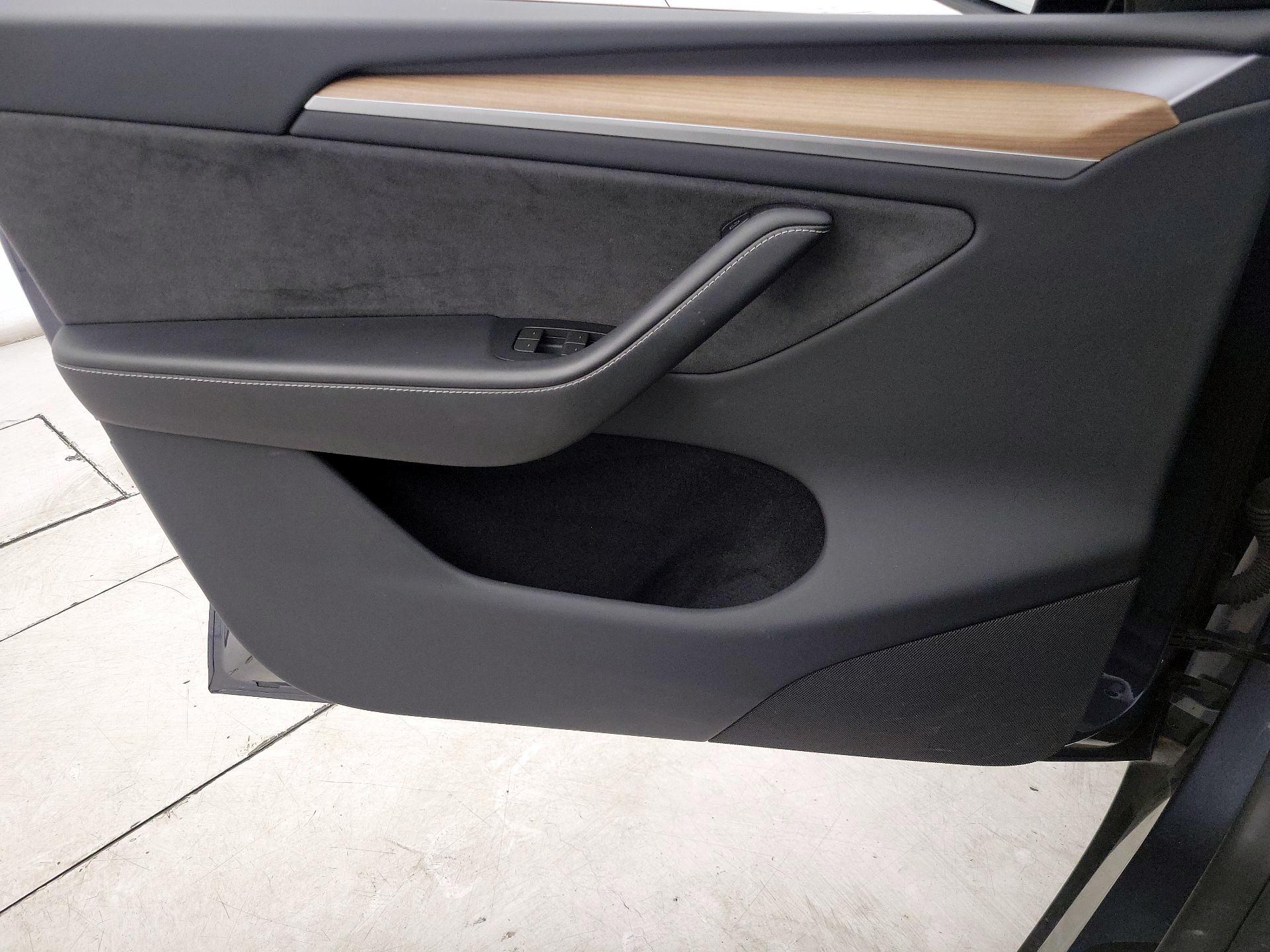 Thumbnail: 2023 Tesla Model Y - 12