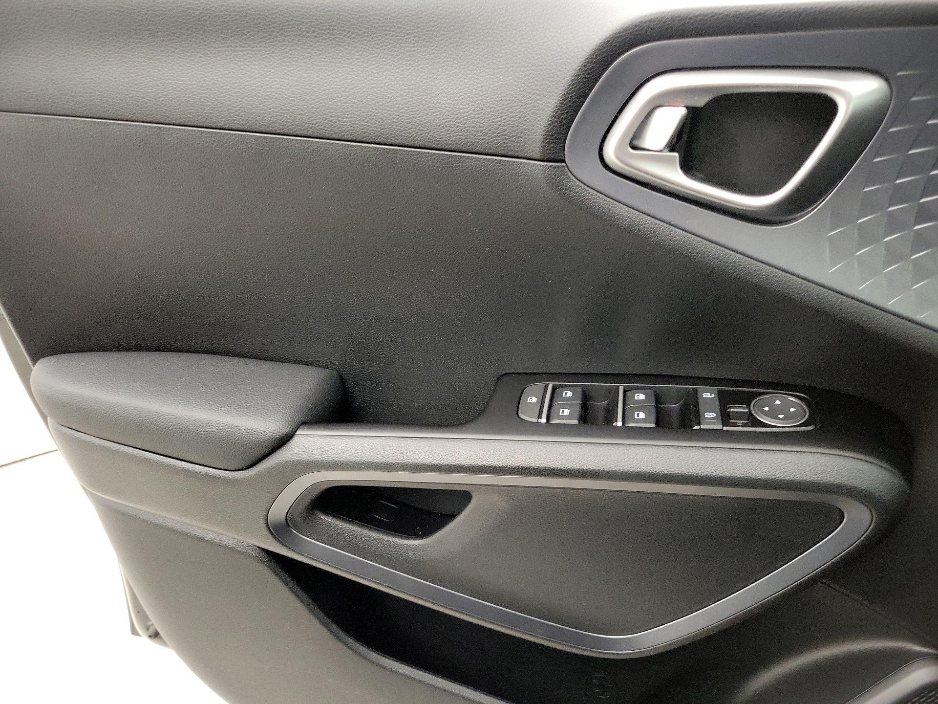 Thumbnail: 2023 Kia Soul - 12